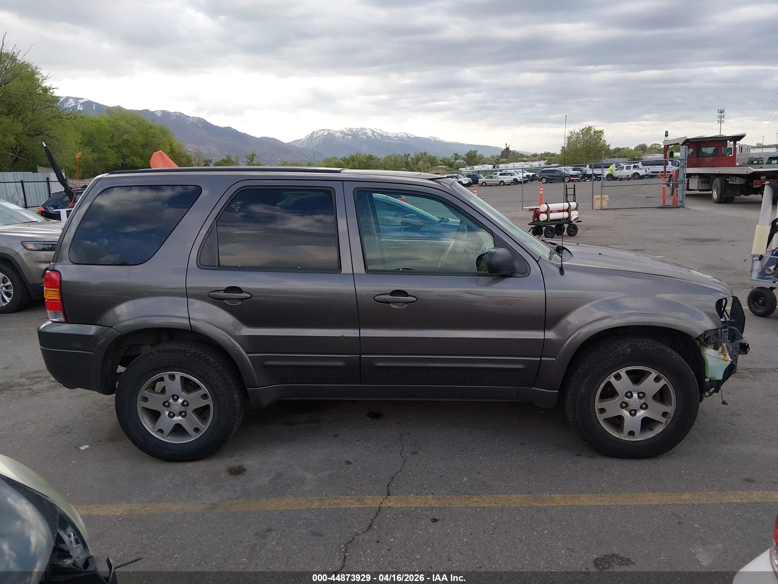2005 Ford Escape Limited Gray vin: 1FMCU04135KB11797