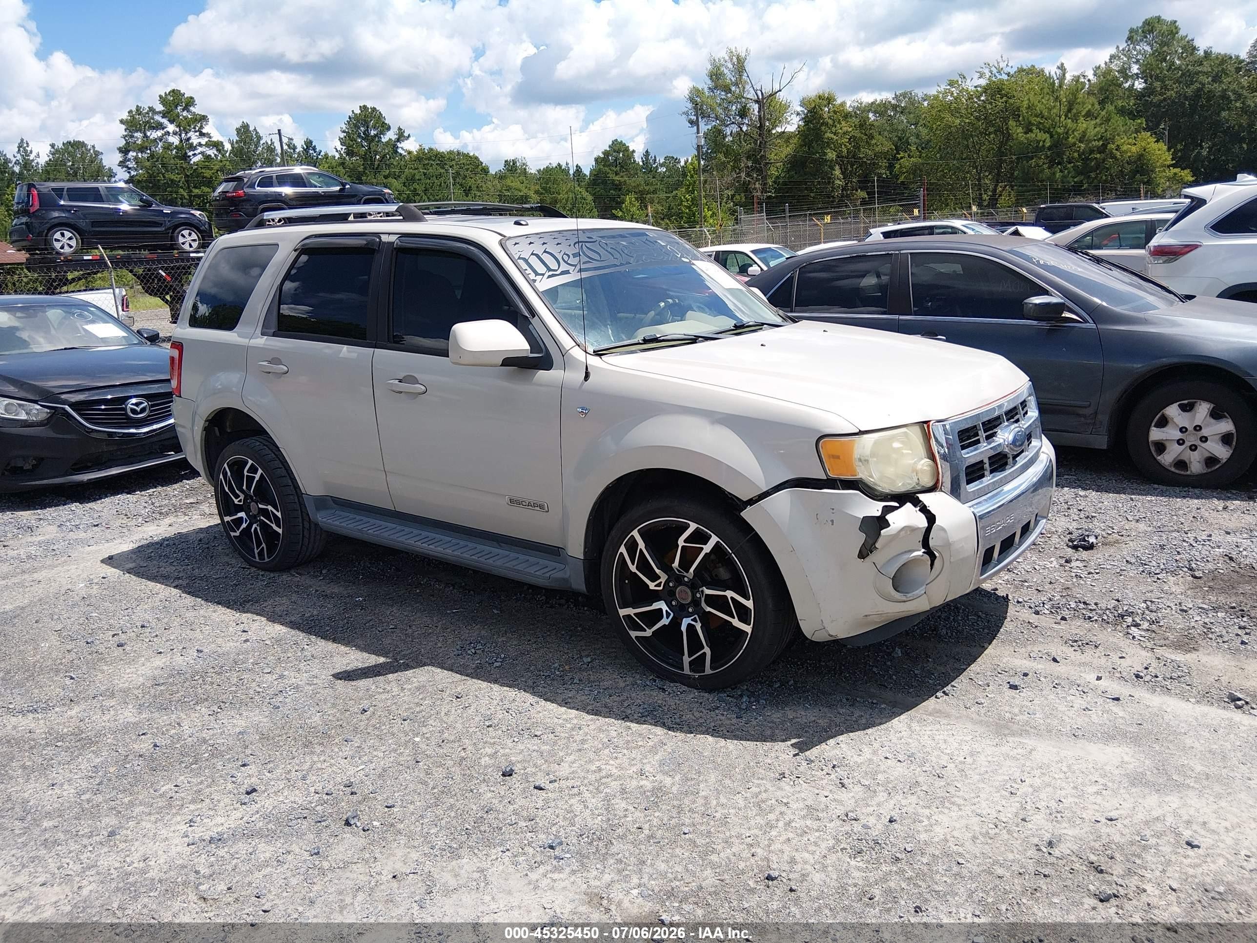 2008 Ford Escape Limited White vin: 1FMCU04138KA38189