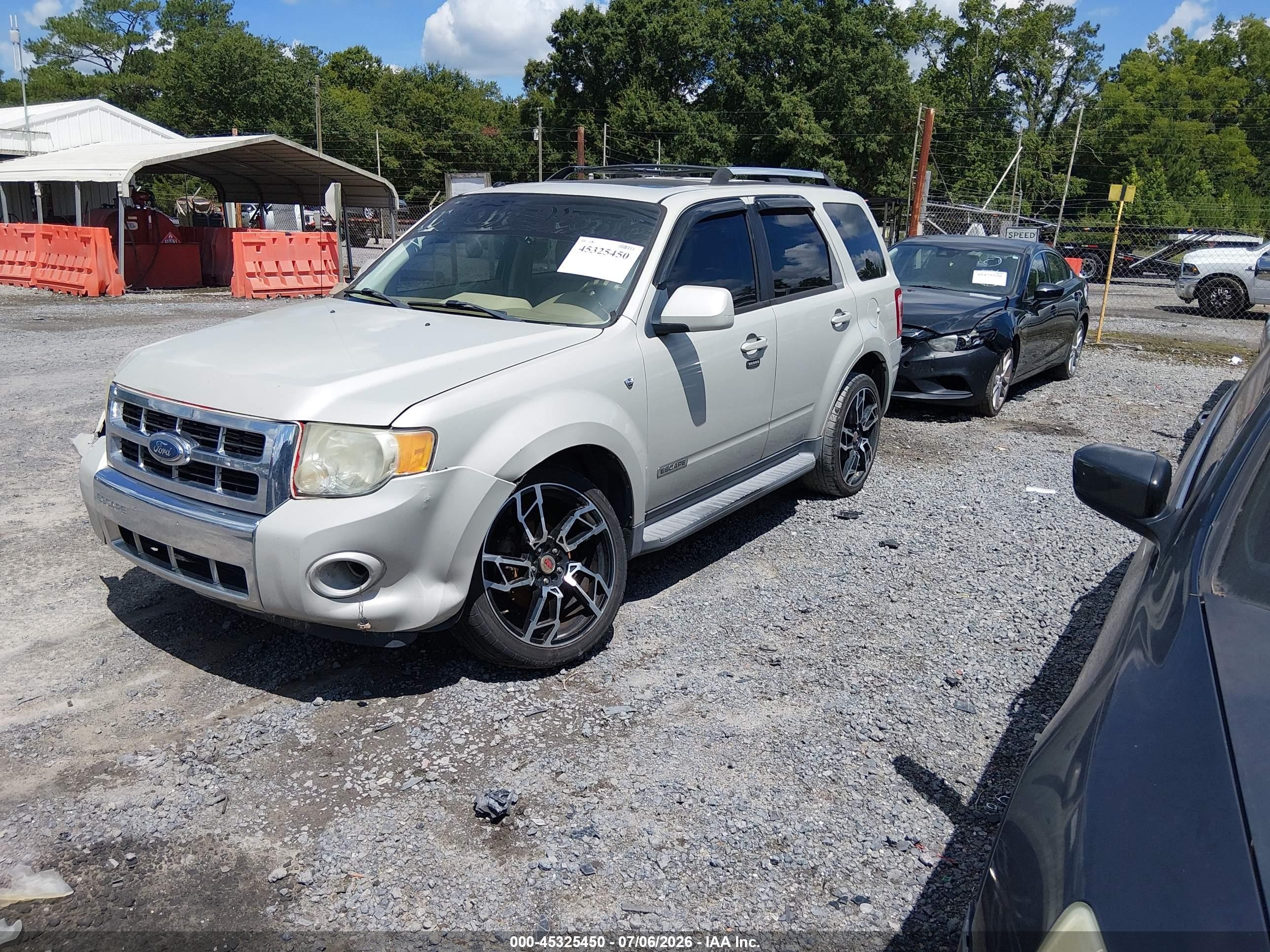 2008 Ford Escape Limited White vin: 1FMCU04138KA38189