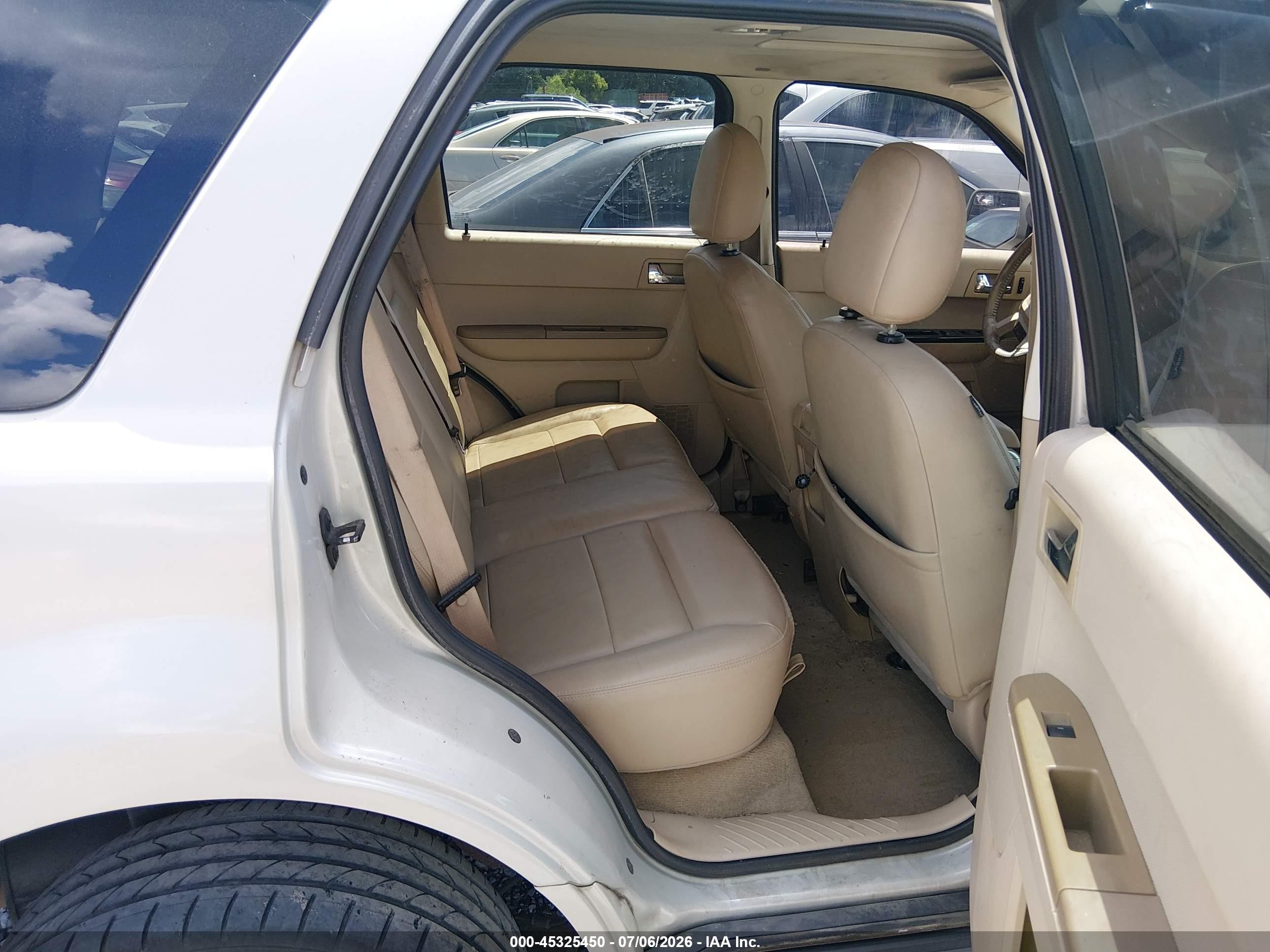 2008 Ford Escape Limited White vin: 1FMCU04138KA38189