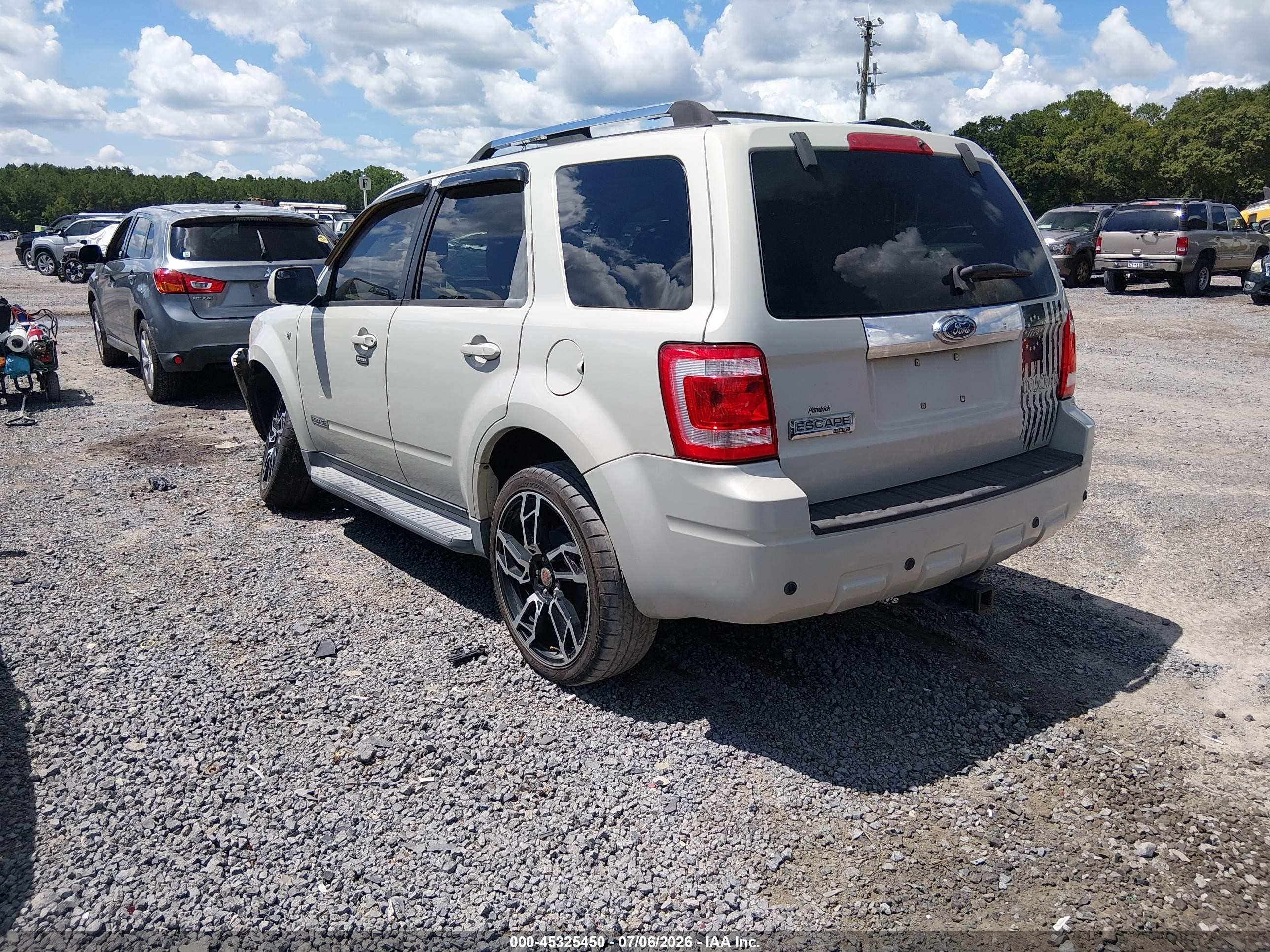 2008 Ford Escape Limited White vin: 1FMCU04138KA38189
