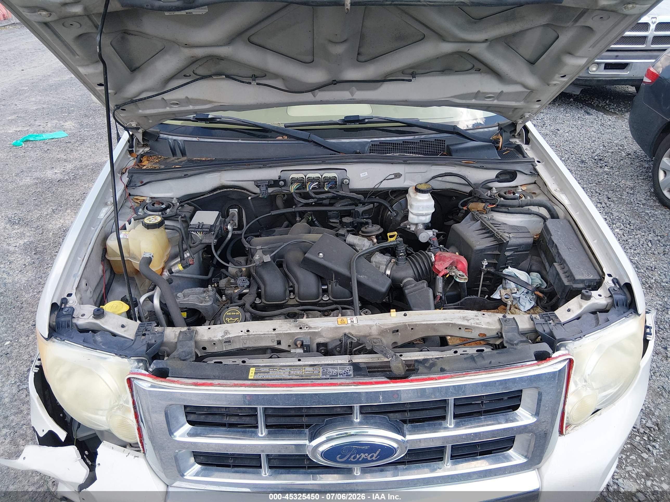 2008 Ford Escape Limited White vin: 1FMCU04138KA38189