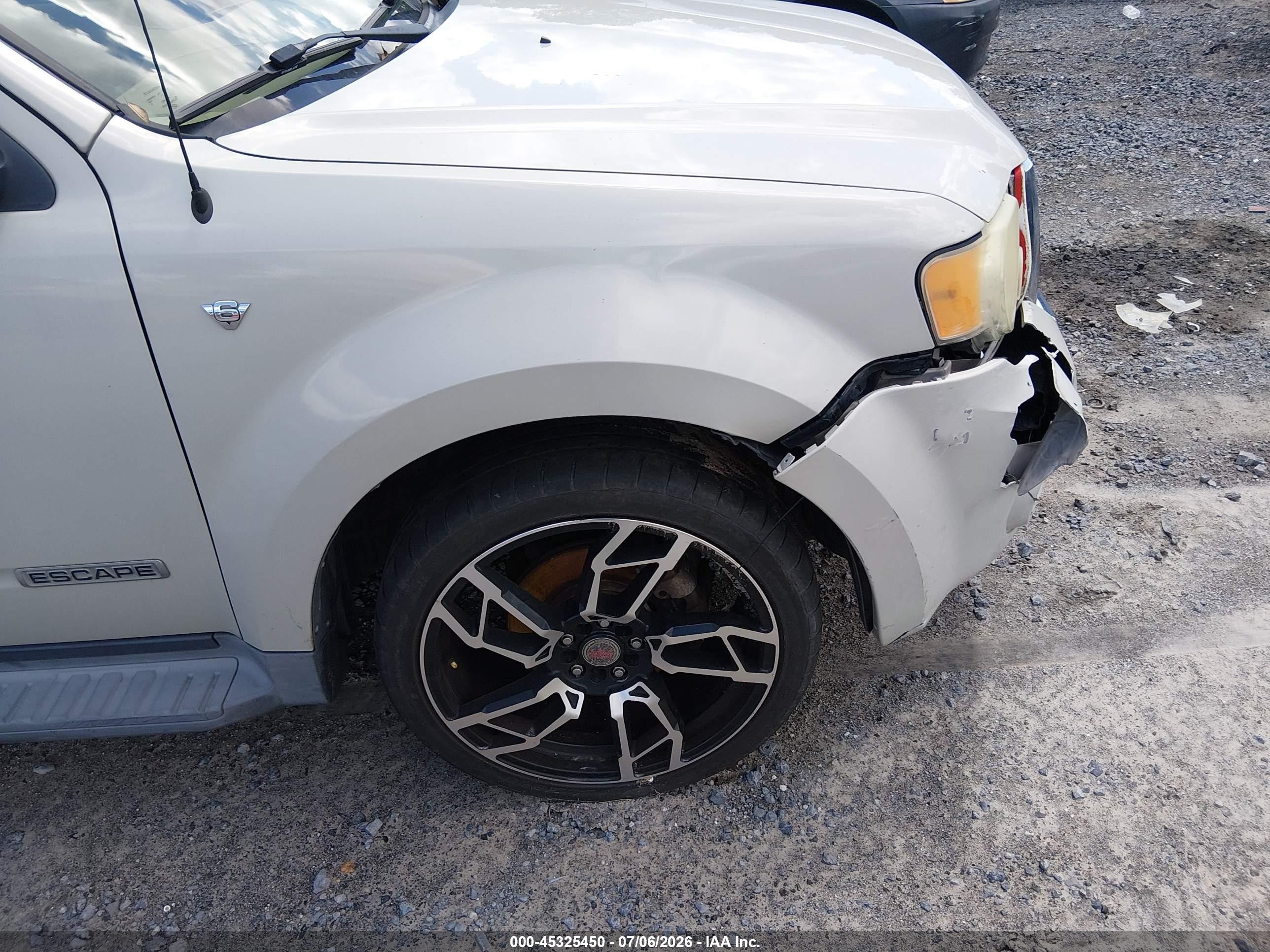 2008 Ford Escape Limited White vin: 1FMCU04138KA38189