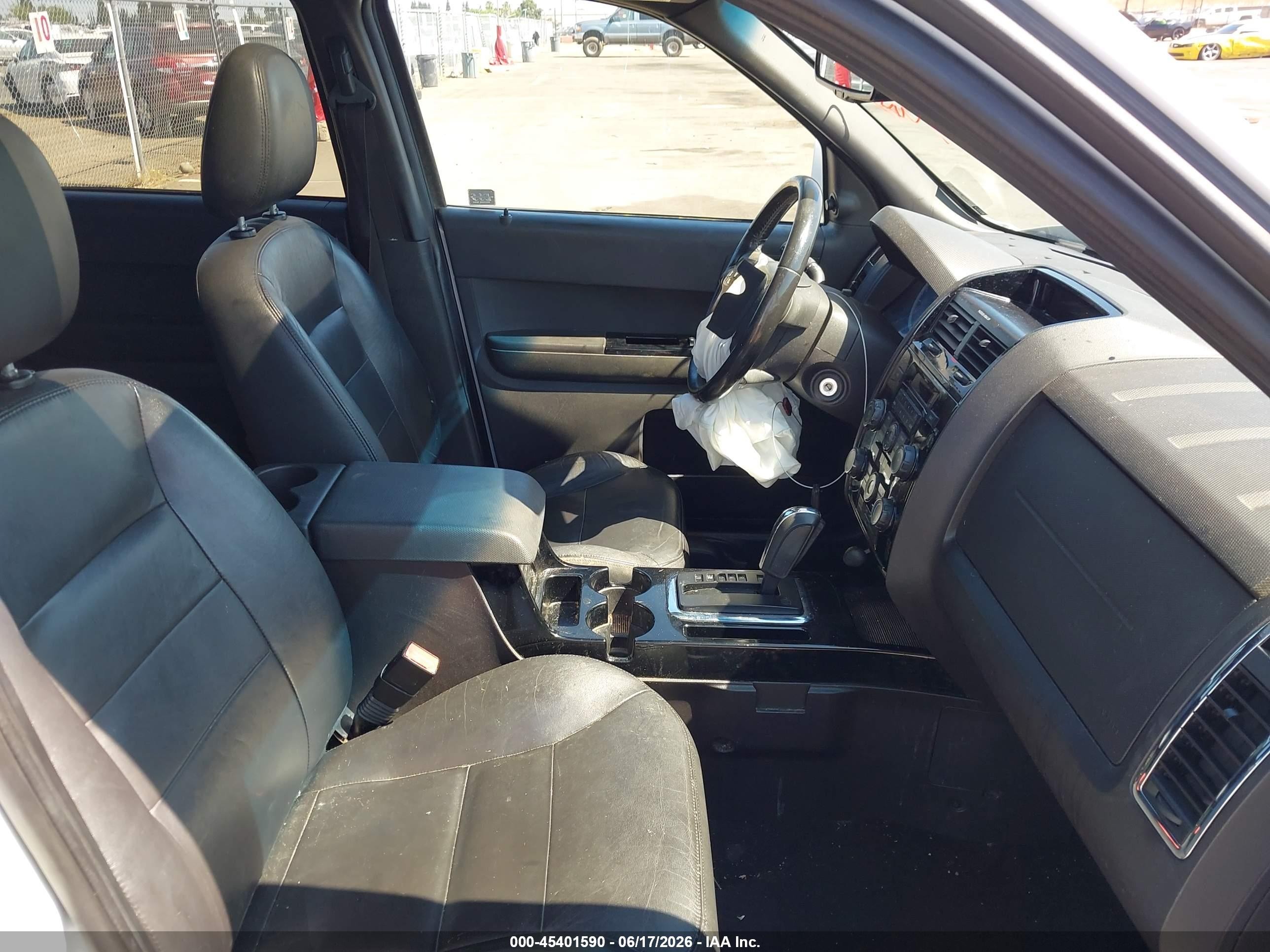 2008 Ford Escape Limited White vin: 1FMCU04148KA86896