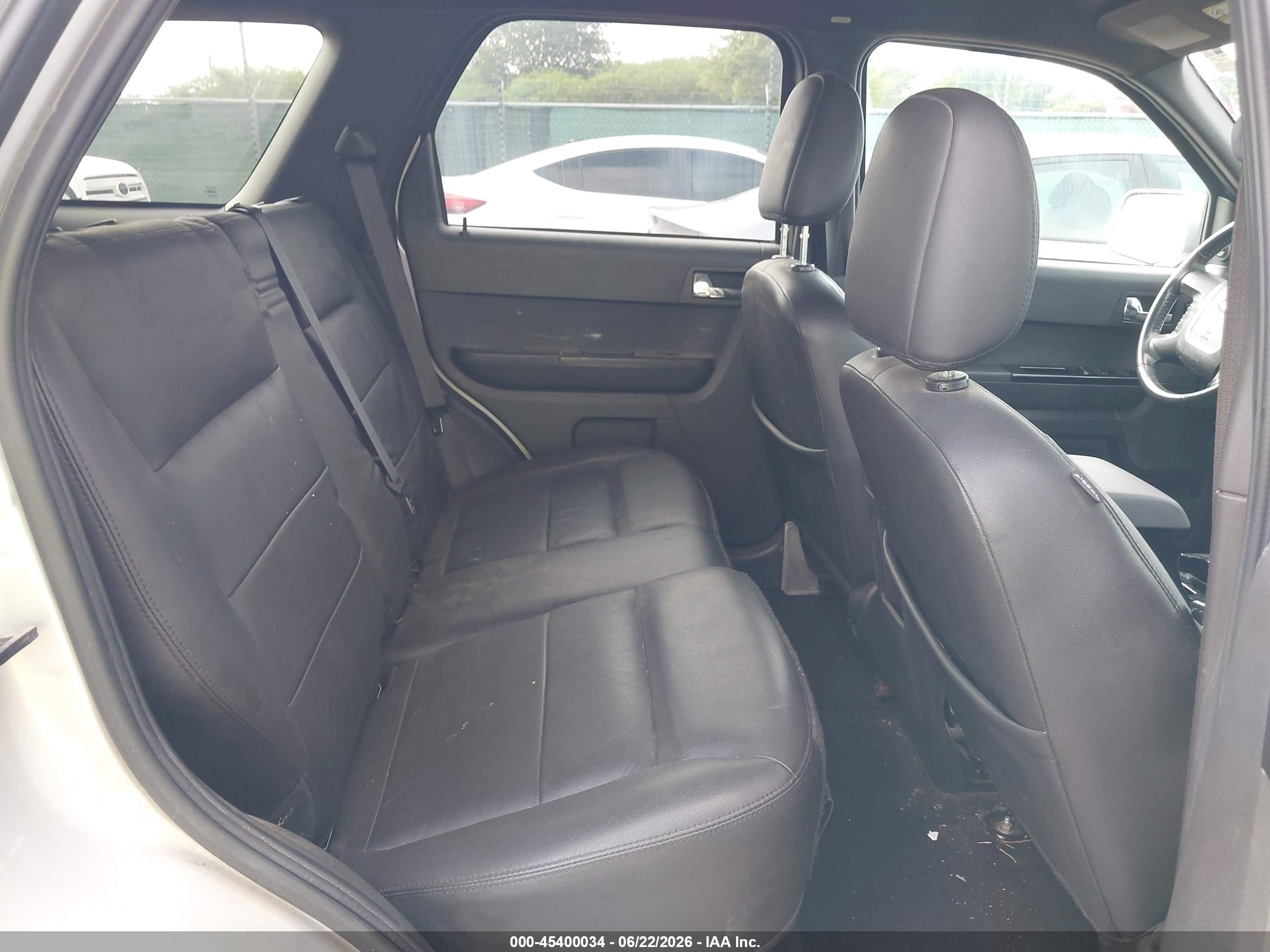 2008 Ford Escape Limited Silver vin: 1FMCU04148KA92519
