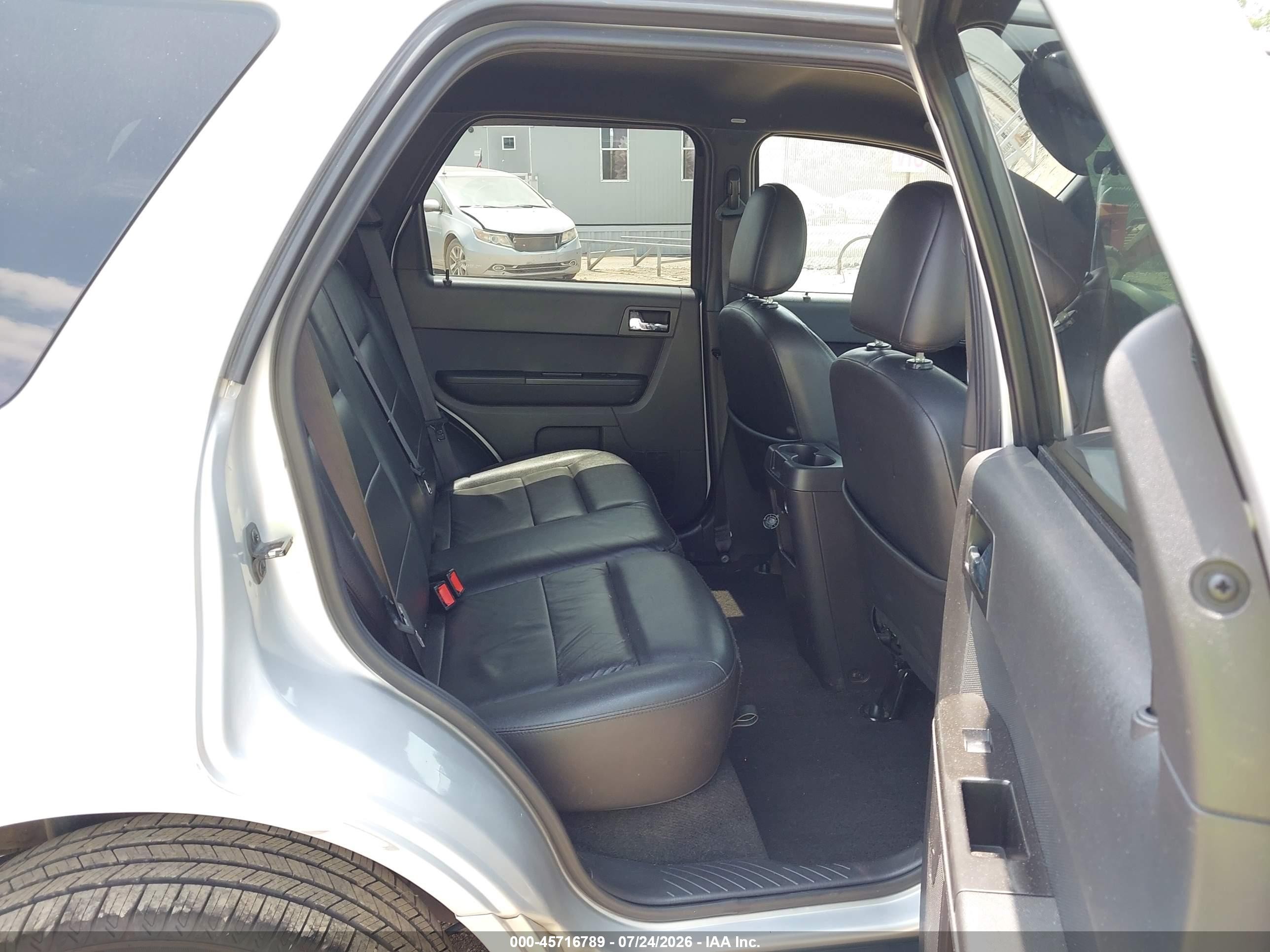 2008 Ford Escape Limited Silver vin: 1FMCU04148KB45767