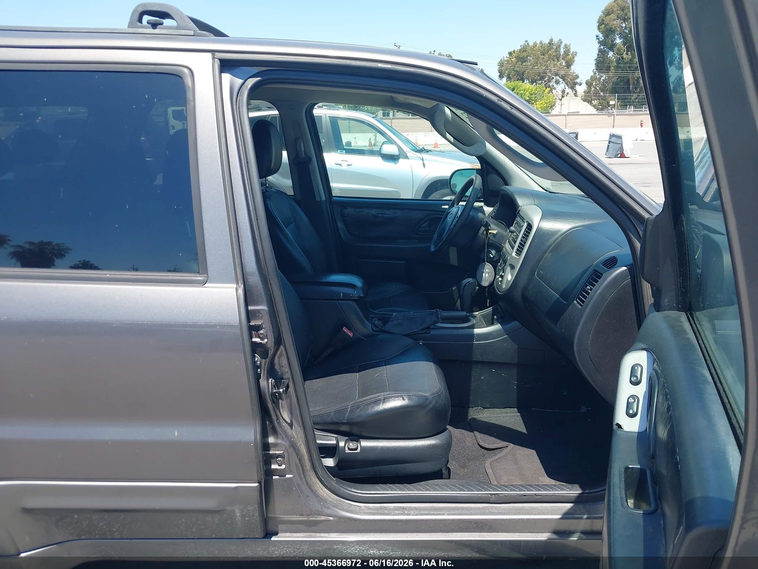 2006 Ford Escape Limited Серый vin: 1FMCU04166KA50530