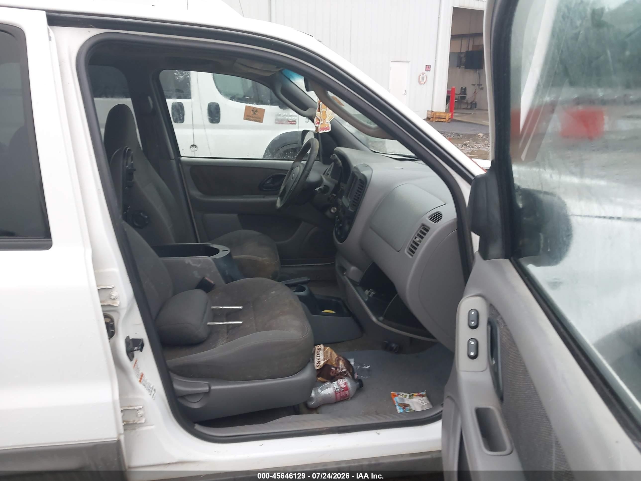 2001 Ford Escape Xlt White vin: 1FMCU04171KA96828