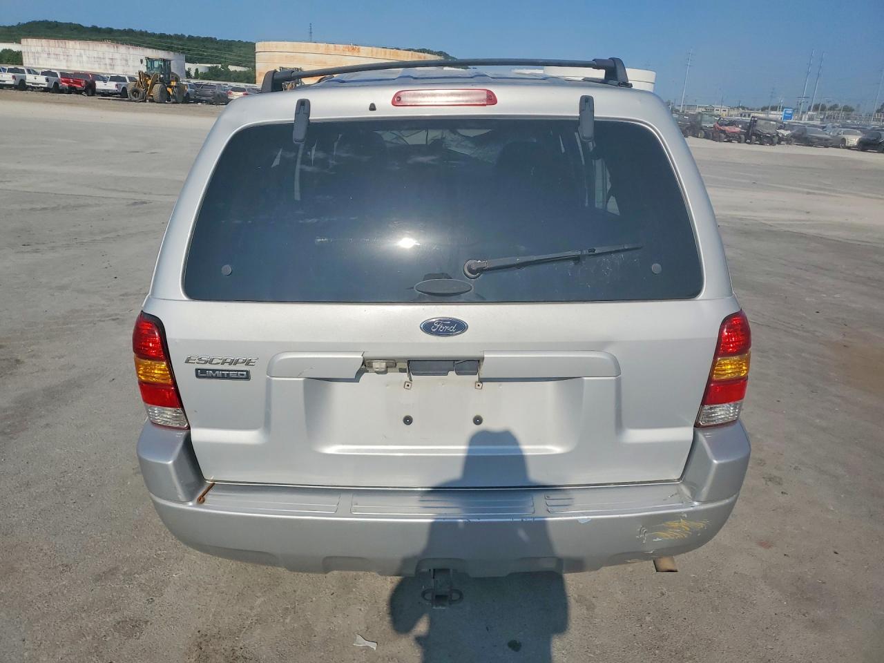 2004 Ford Escape Limited Silver vin: 1FMCU04184KA49117