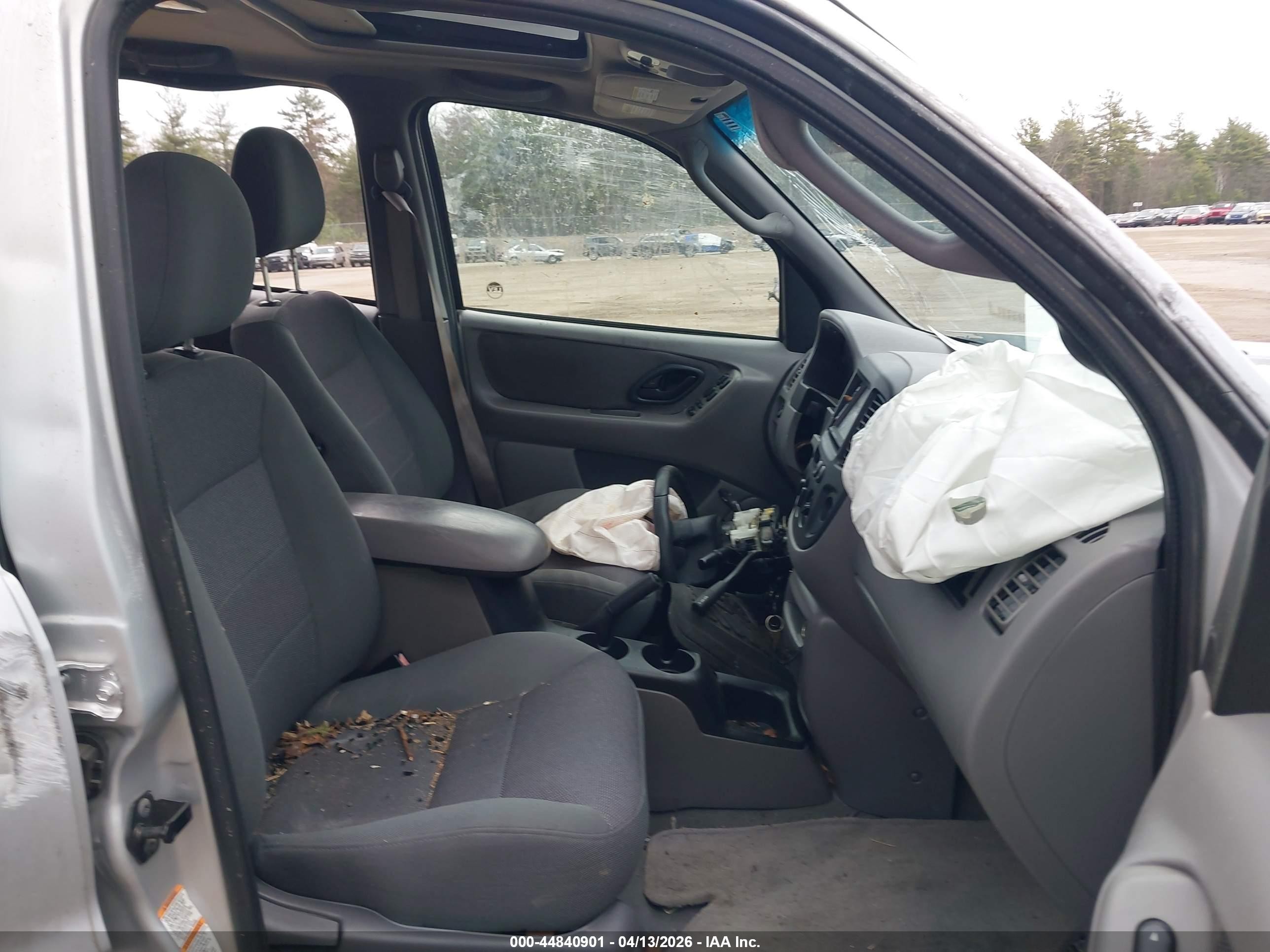 2002 Ford Escape Xlt Silver vin: 1FMCU041X2KB00422