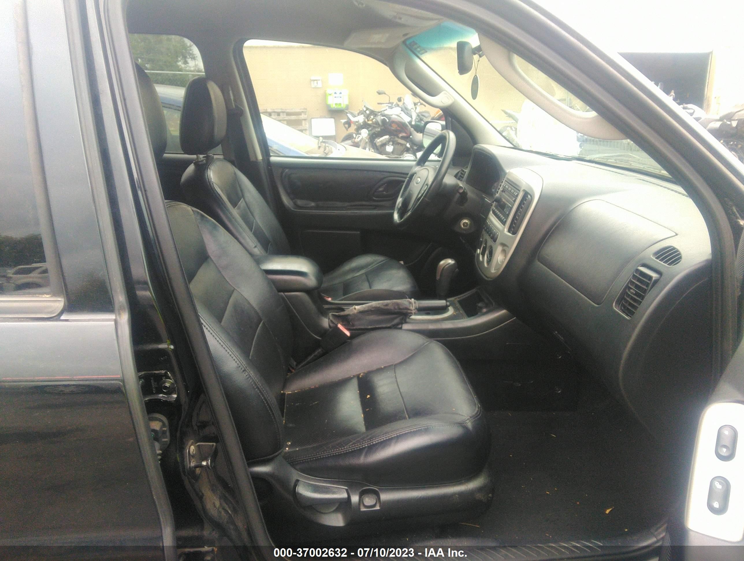 2005 Ford Escape Limited Black vin: 1FMCU041X5KB95097