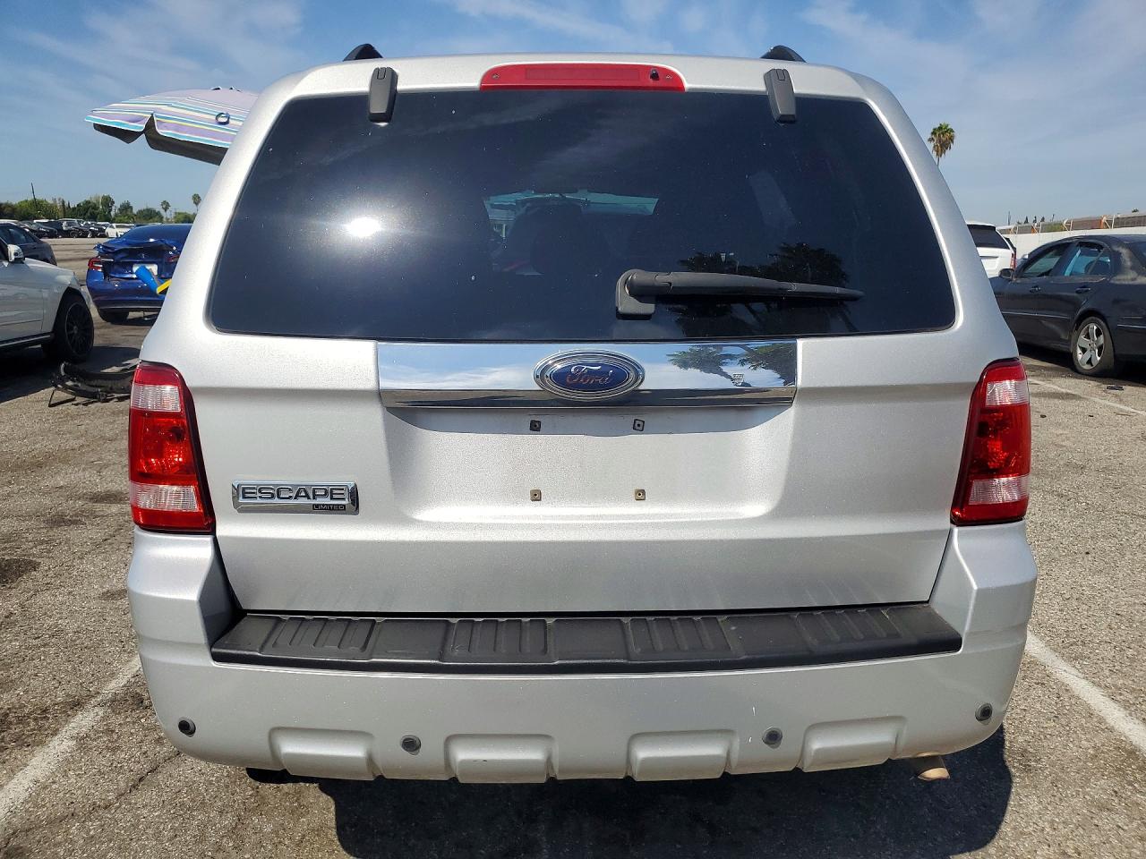 2009 Ford Escape Limited Silver vin: 1FMCU04769KA93368