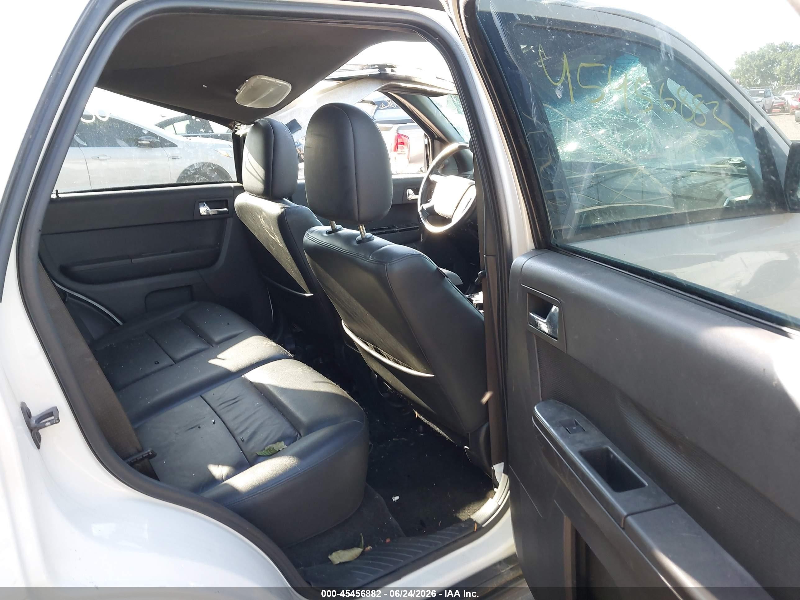 2009 Ford Escape Limited White vin: 1FMCU04779KC66637