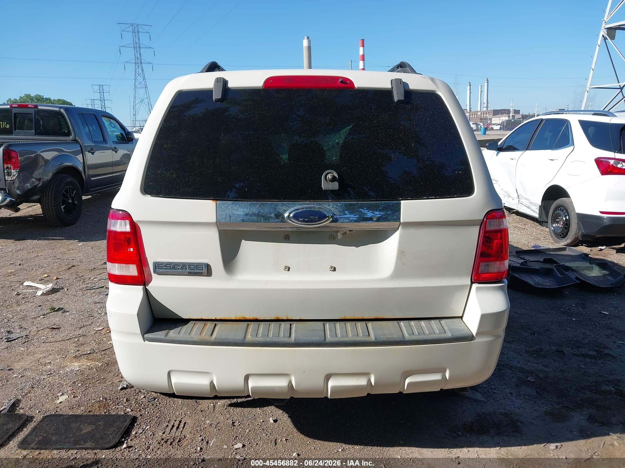 2009 Ford Escape Limited White vin: 1FMCU04779KC66637