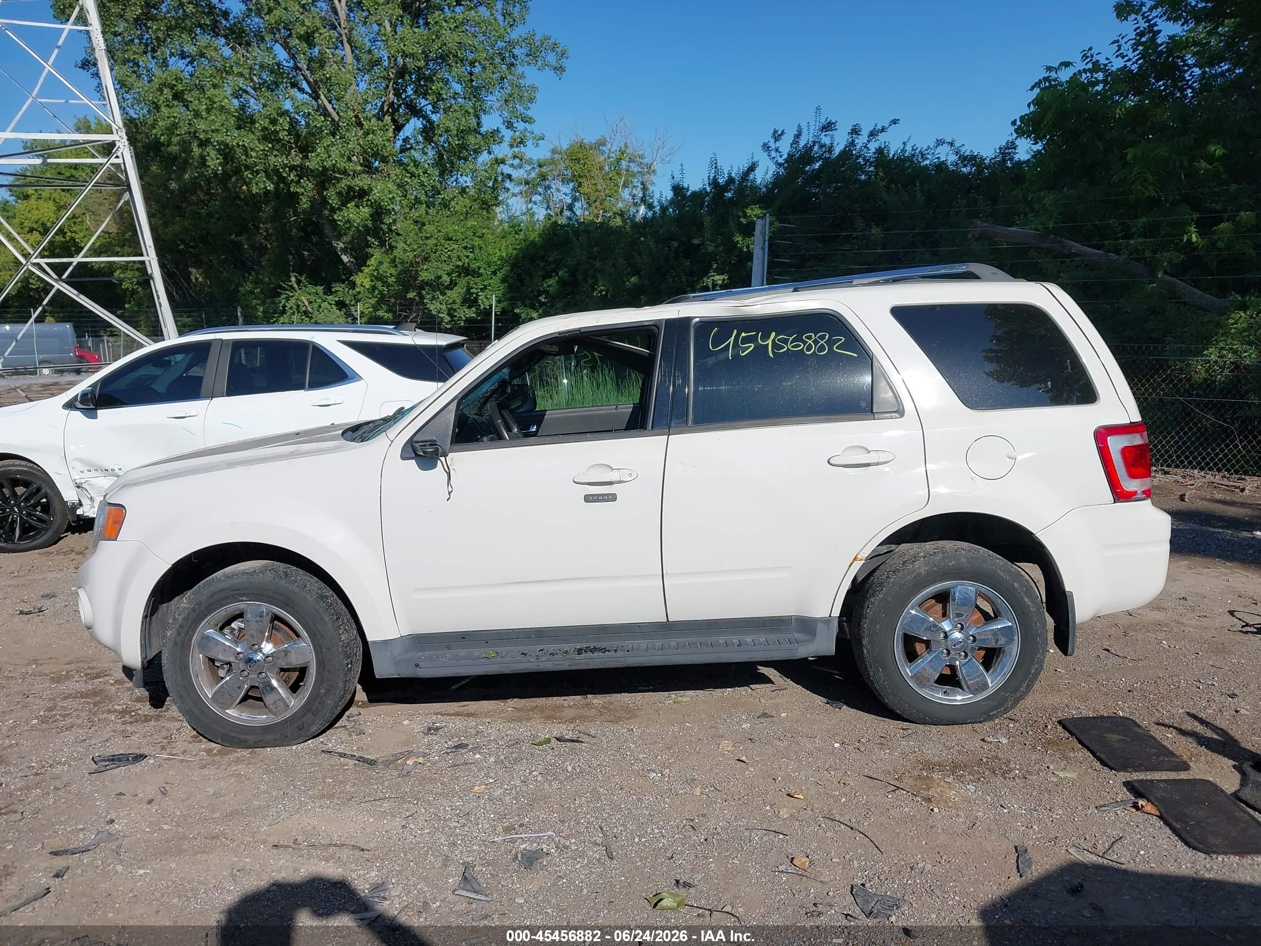 2009 Ford Escape Limited White vin: 1FMCU04779KC66637