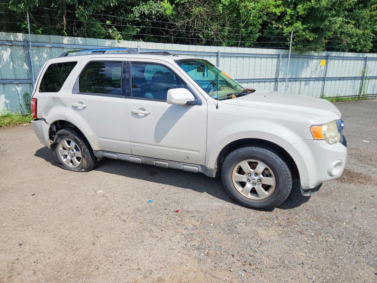 2009 Ford Escape Limited White vin: 1FMCU04G09KA82382