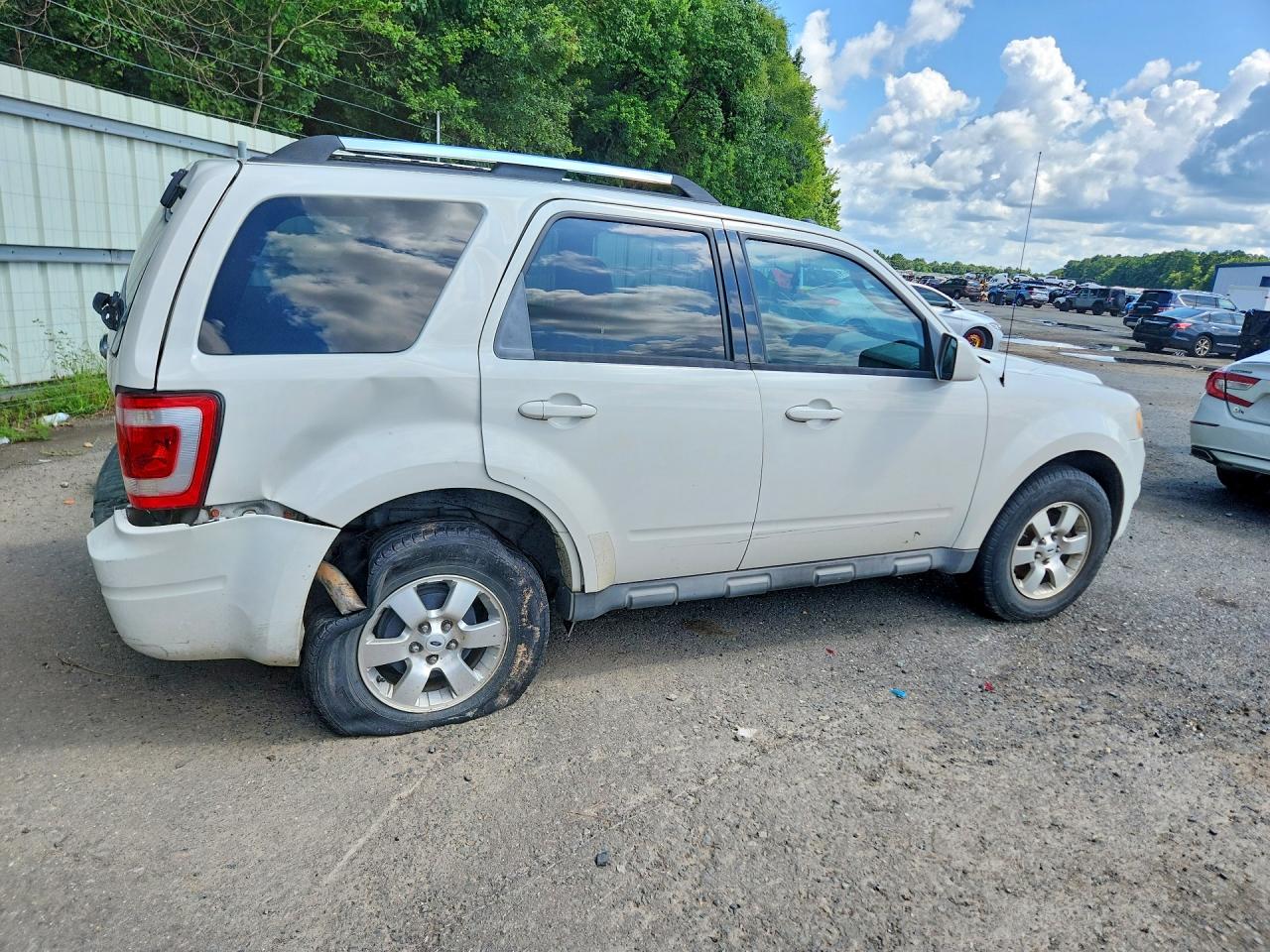 2009 Ford Escape Limited White vin: 1FMCU04G09KA82382