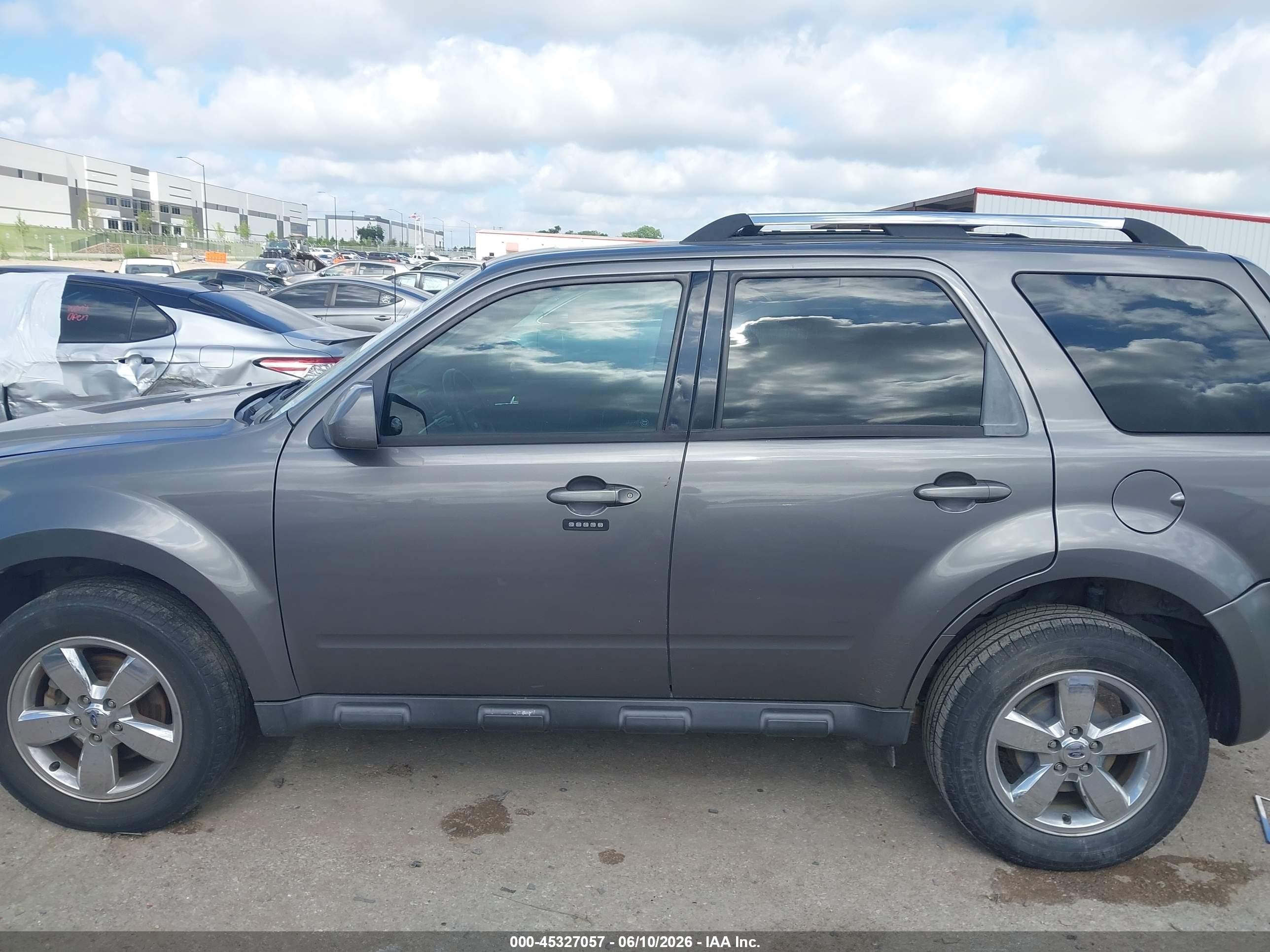 2009 Ford Escape Limited Gray vin: 1FMCU04G29KA14066