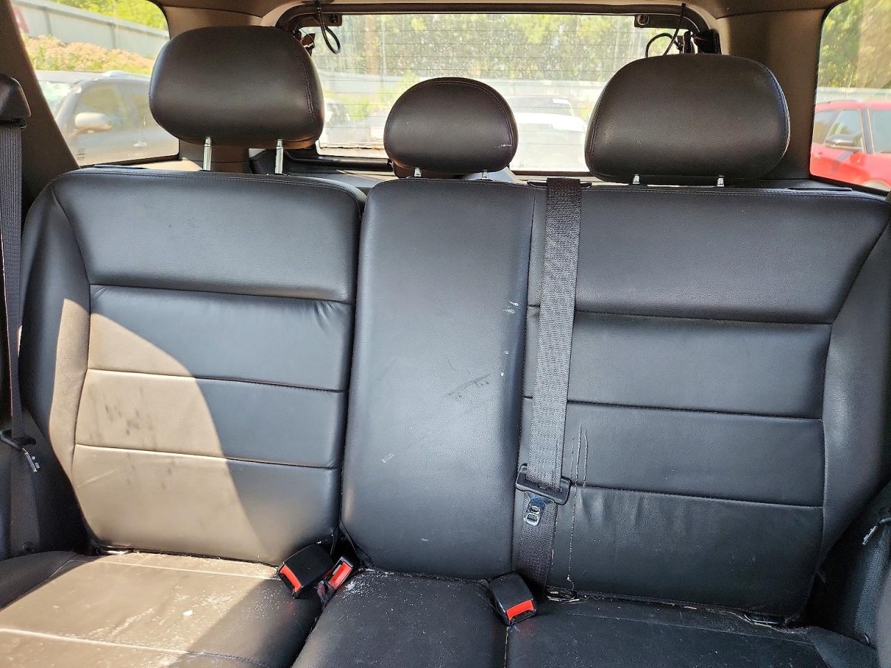 2009 Ford Escape White vin: 1FMCU04G39KA59078