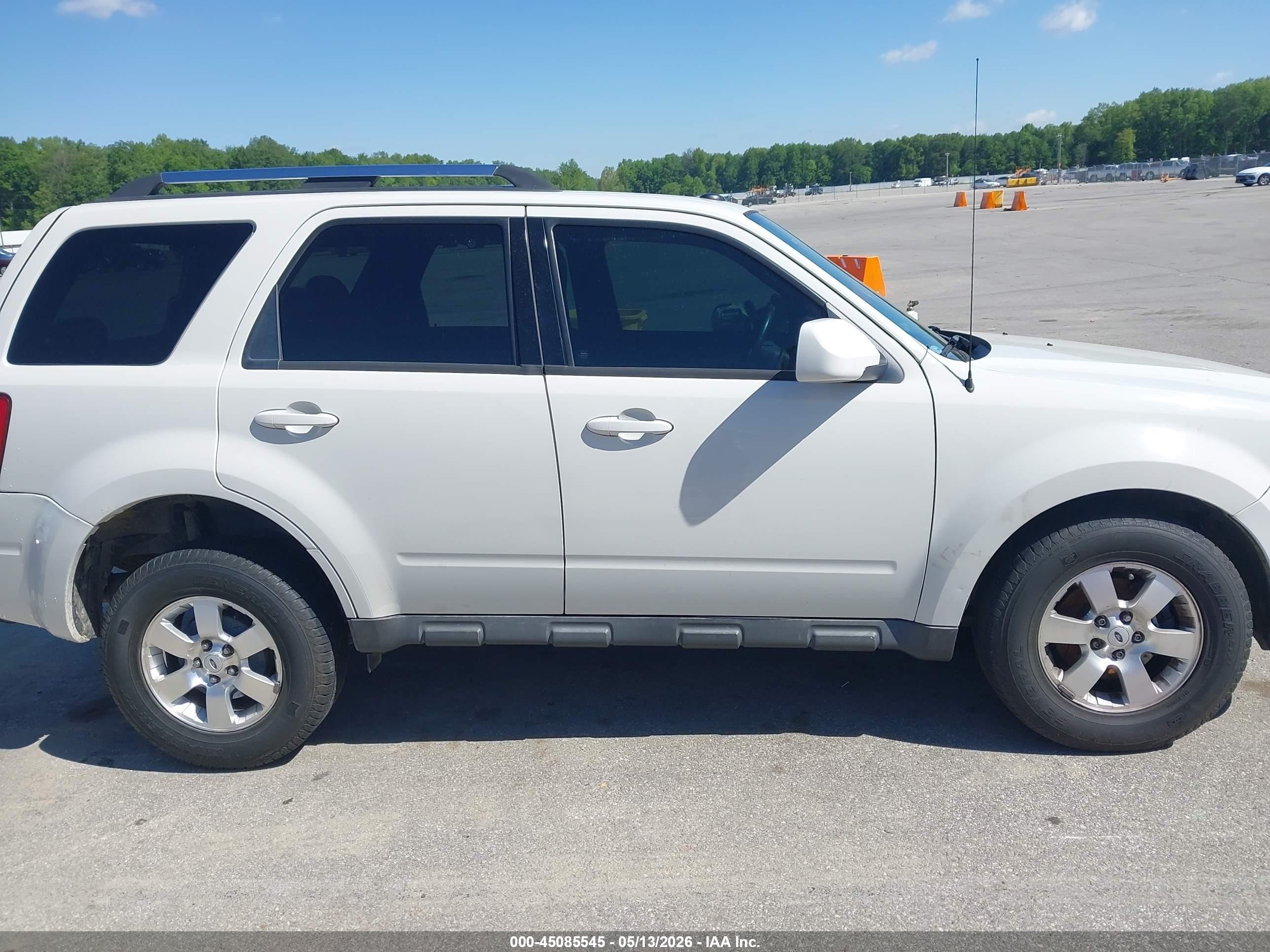 2009 Ford Escape Limited White vin: 1FMCU04G79KC02811