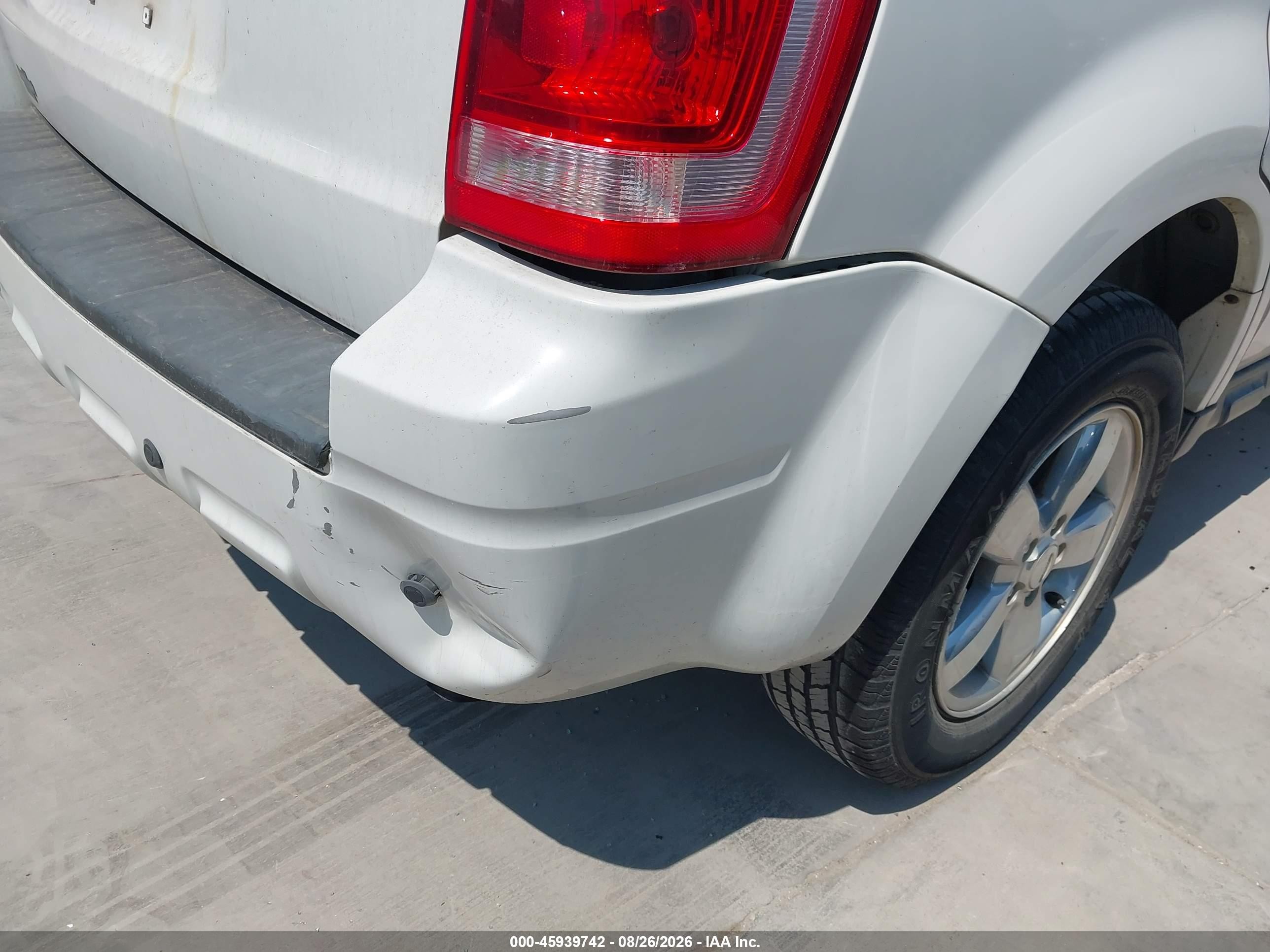 2009 Ford Escape Limited White vin: 1FMCU04G99KA13383
