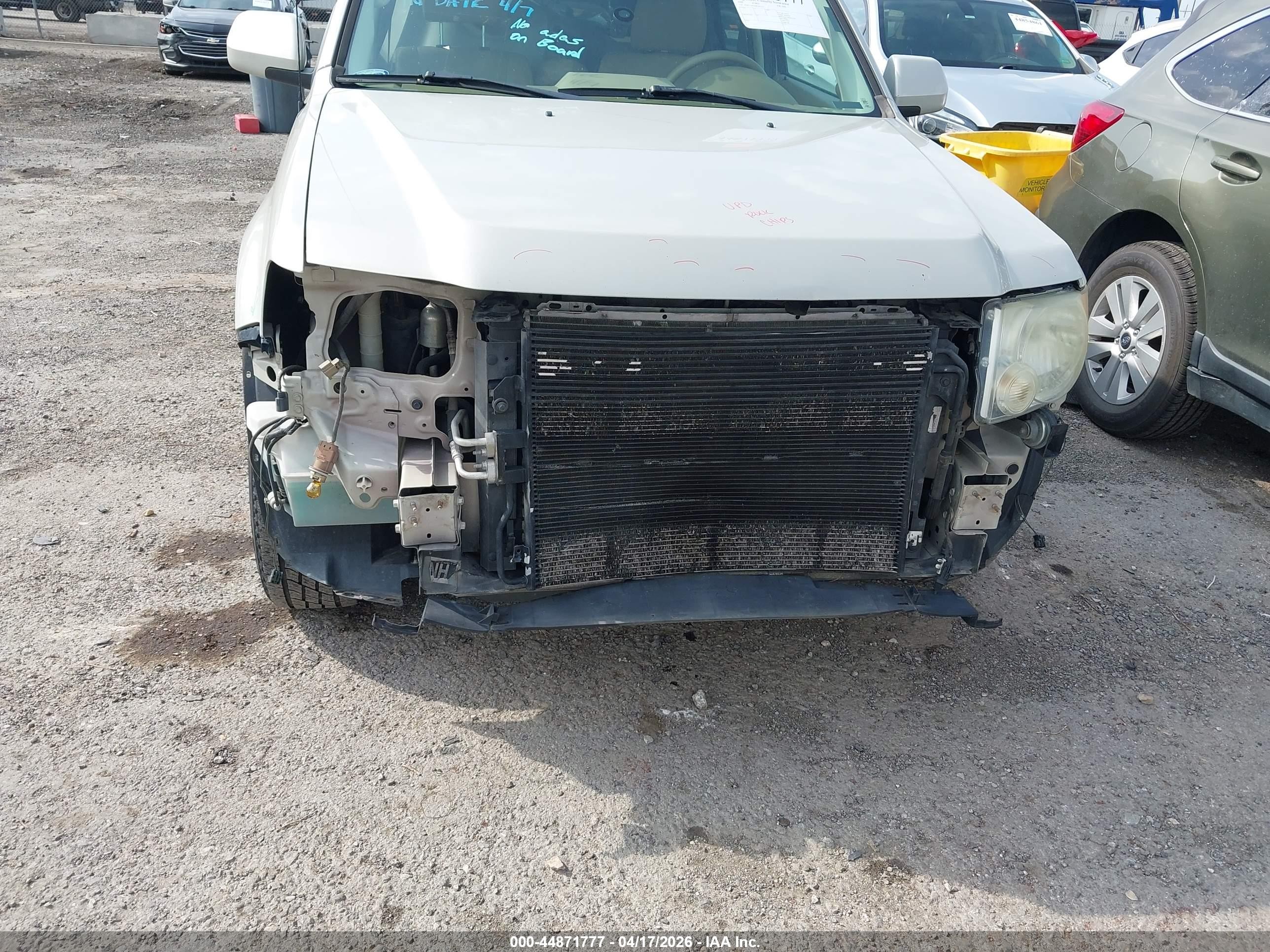 2009 Ford Escape Limited Cream vin: 1FMCU04GX9KA63273