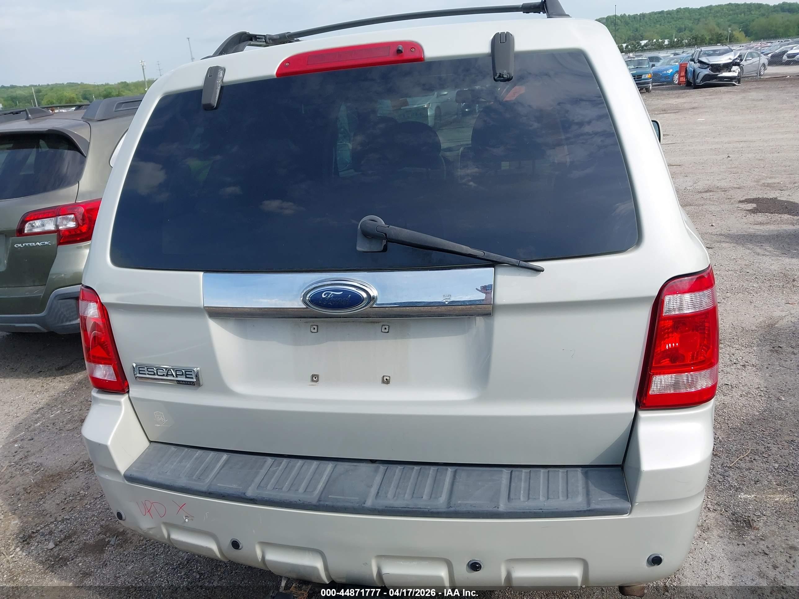 2009 Ford Escape Limited Cream vin: 1FMCU04GX9KA63273