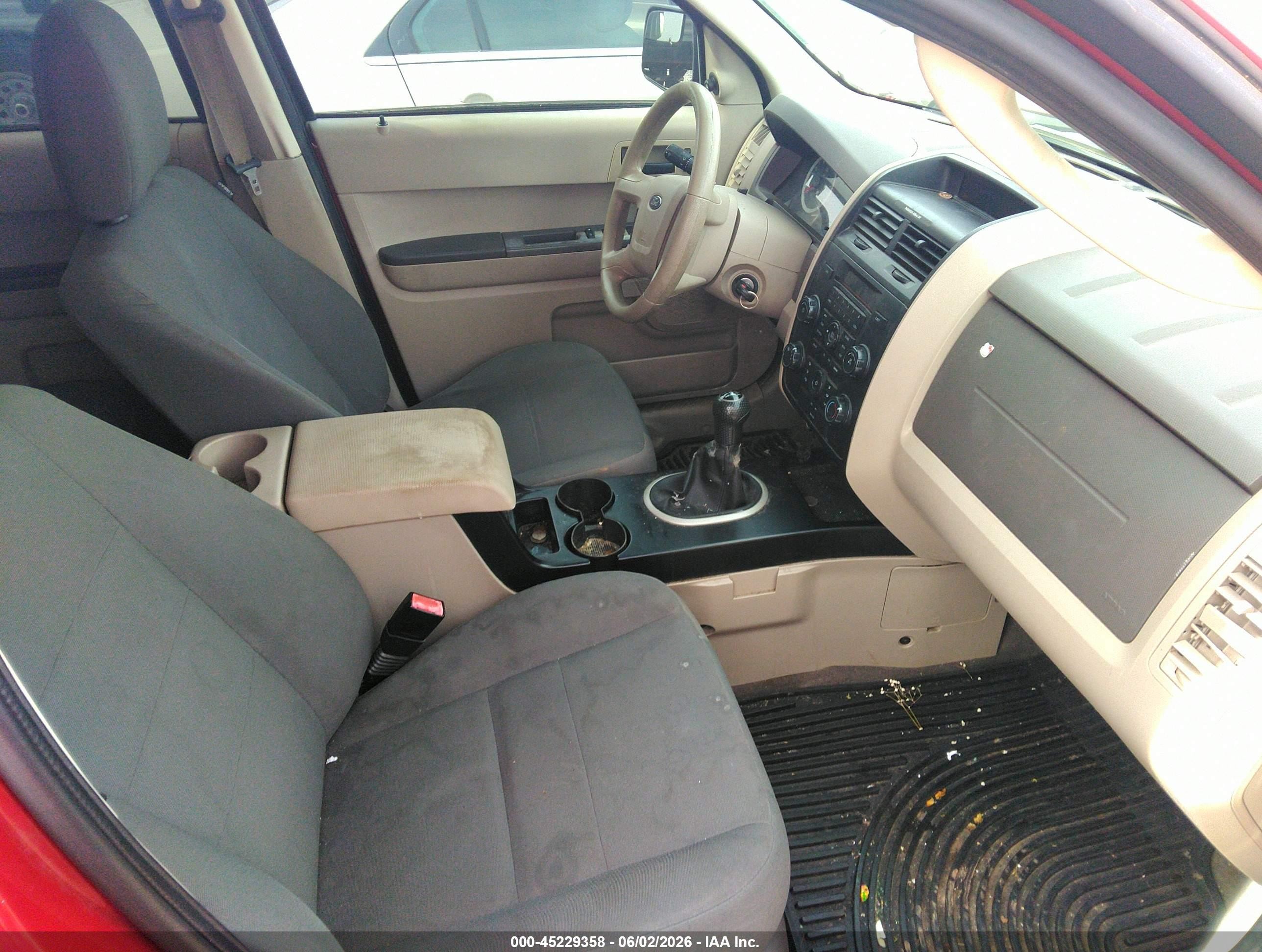 2010 Ford Escape Xls Red vin: 1FMCU0C70AKB90670