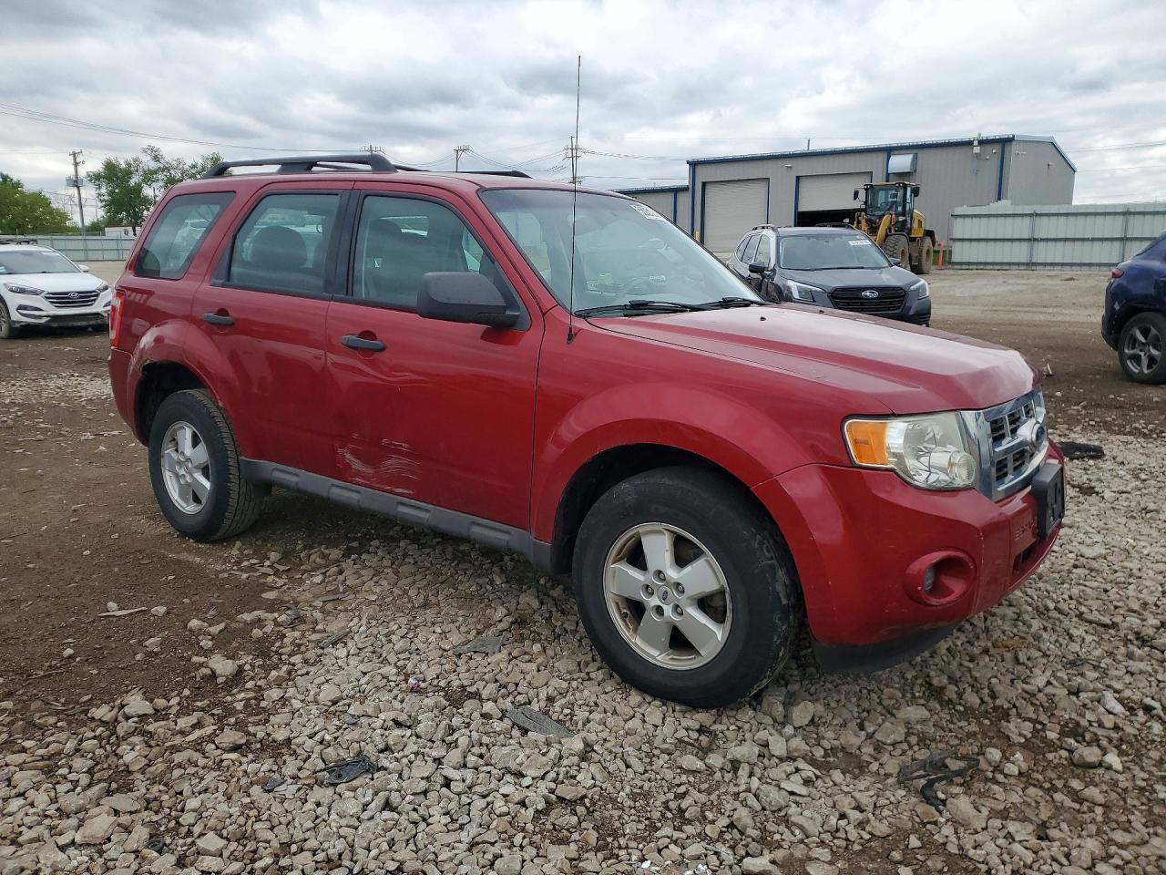 2010 Ford Escape Xls Red vin: 1FMCU0C70AKC88131