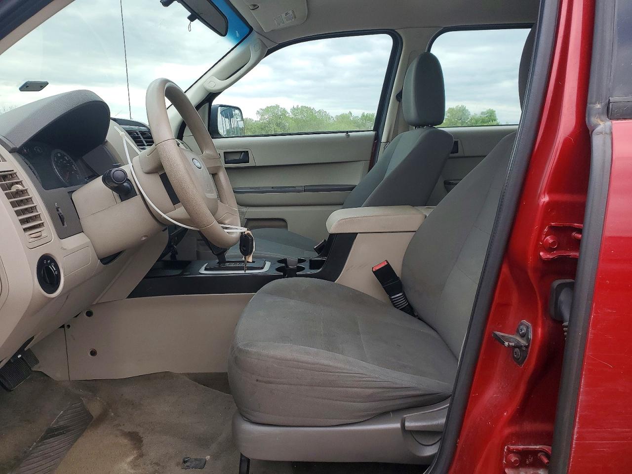 2010 Ford Escape Xls Red vin: 1FMCU0C70AKC88131