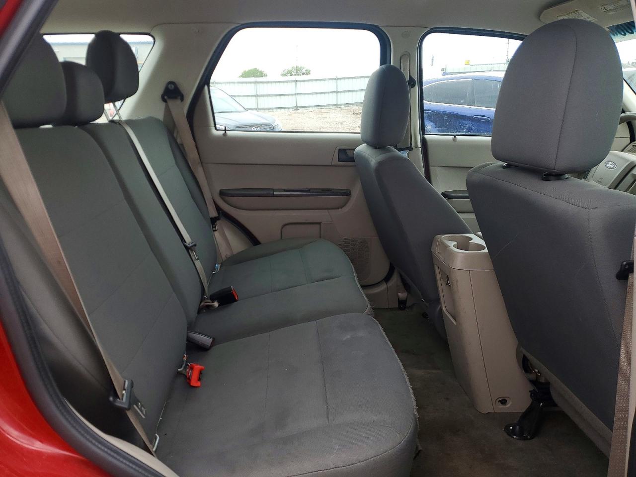2010 Ford Escape Xls Red vin: 1FMCU0C70AKC88131