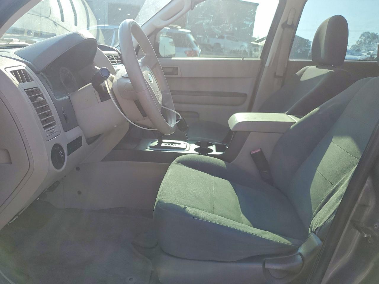 2011 Ford Escape Xls Серый vin: 1FMCU0C70BKB25481