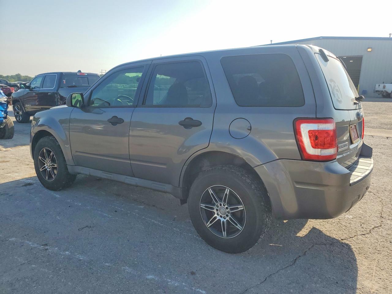 2011 Ford Escape Xls Серый vin: 1FMCU0C70BKB25481