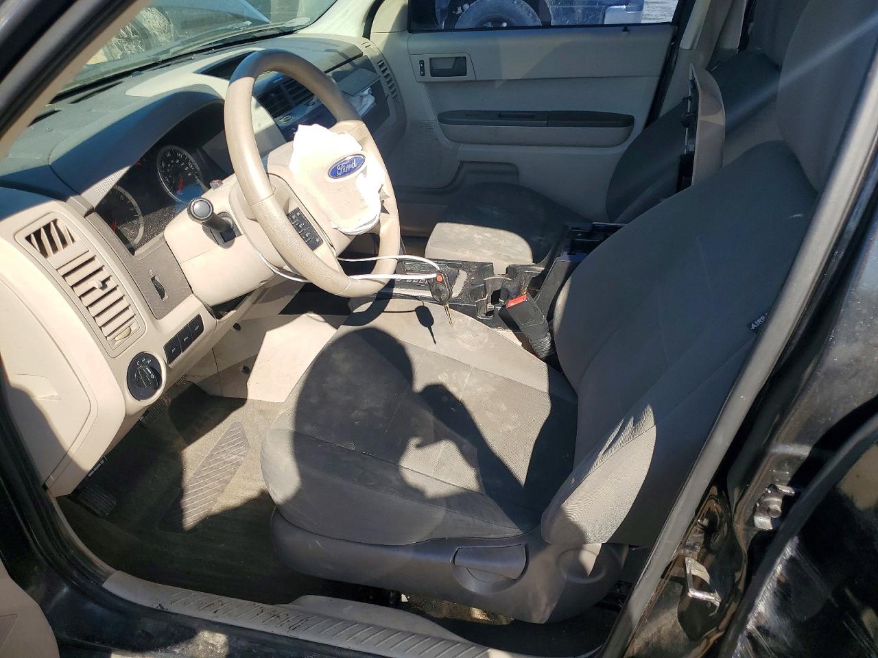 2011 Ford Escape Xls Black vin: 1FMCU0C70BKB79931