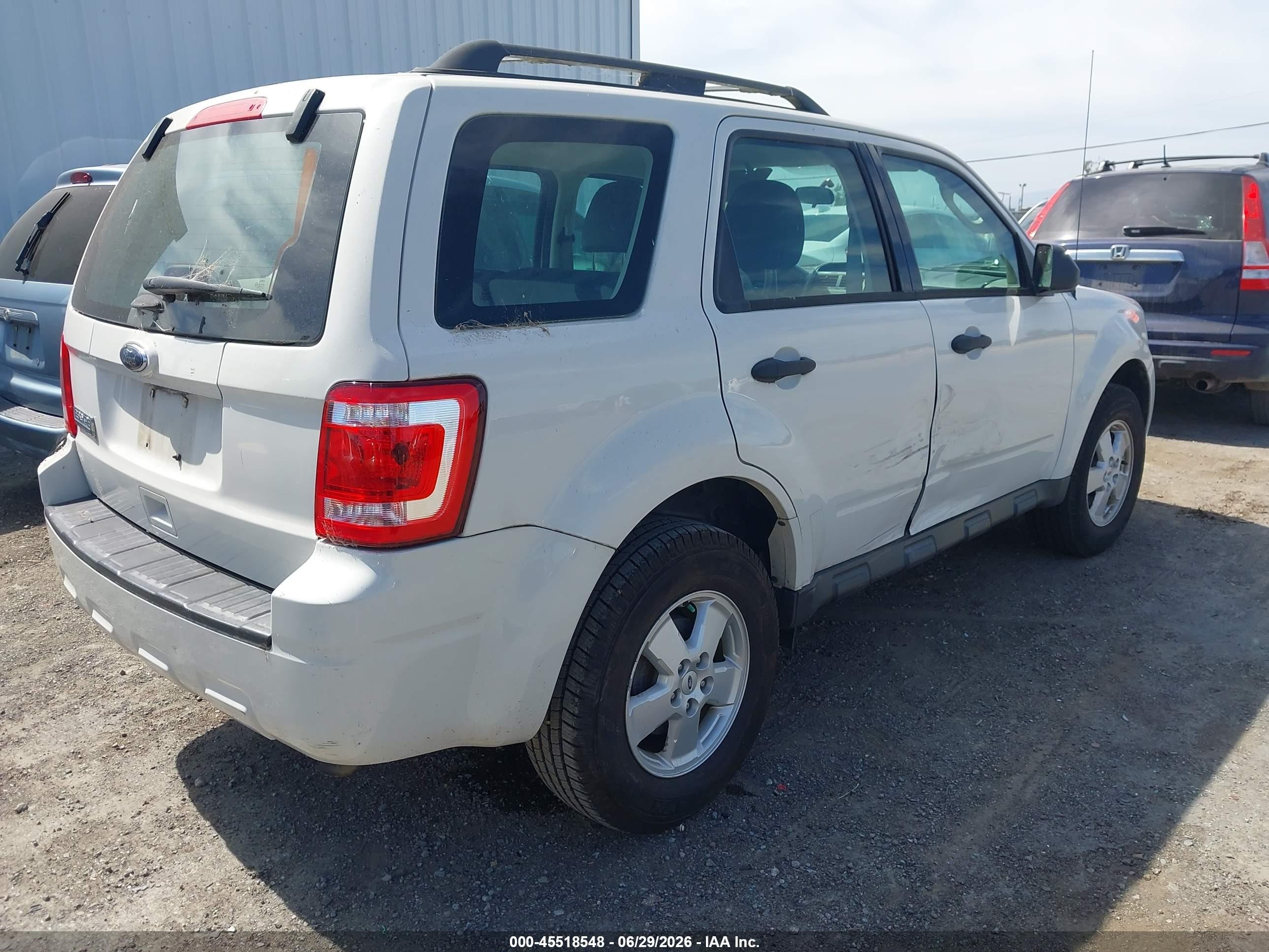 2012 Ford Escape Xls White vin: 1FMCU0C70CKB71023