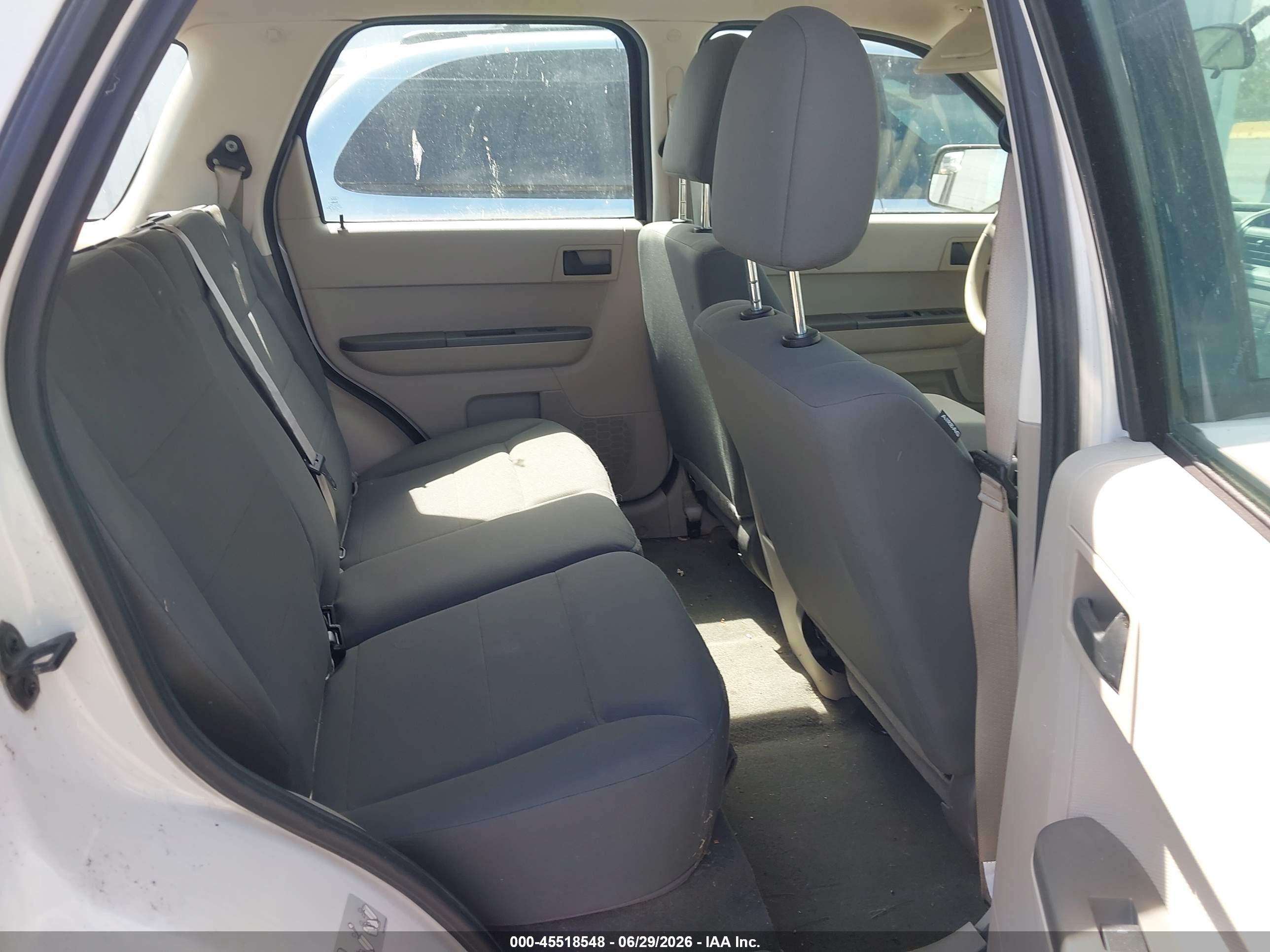 2012 Ford Escape Xls White vin: 1FMCU0C70CKB71023