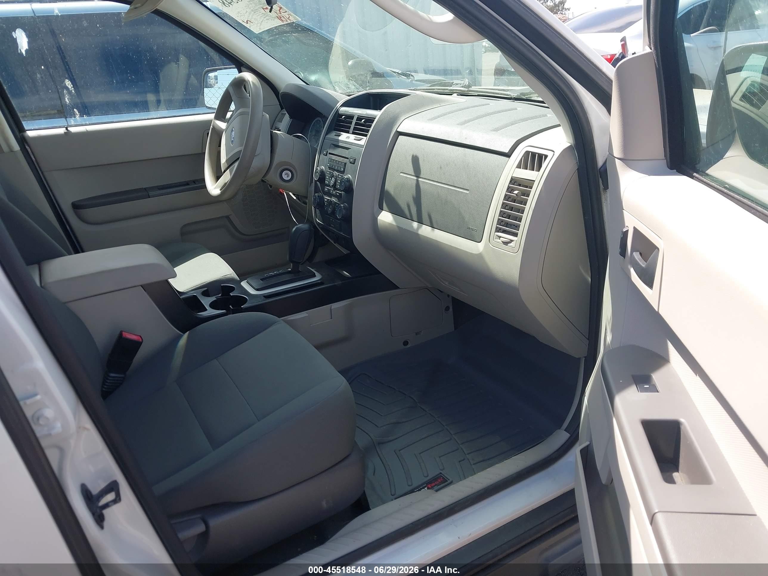 2012 Ford Escape Xls White vin: 1FMCU0C70CKB71023