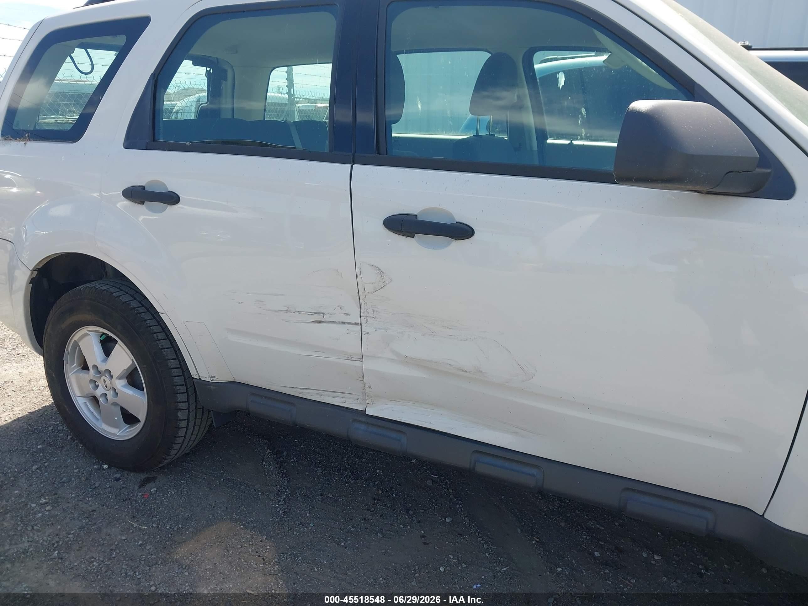 2012 Ford Escape Xls White vin: 1FMCU0C70CKB71023