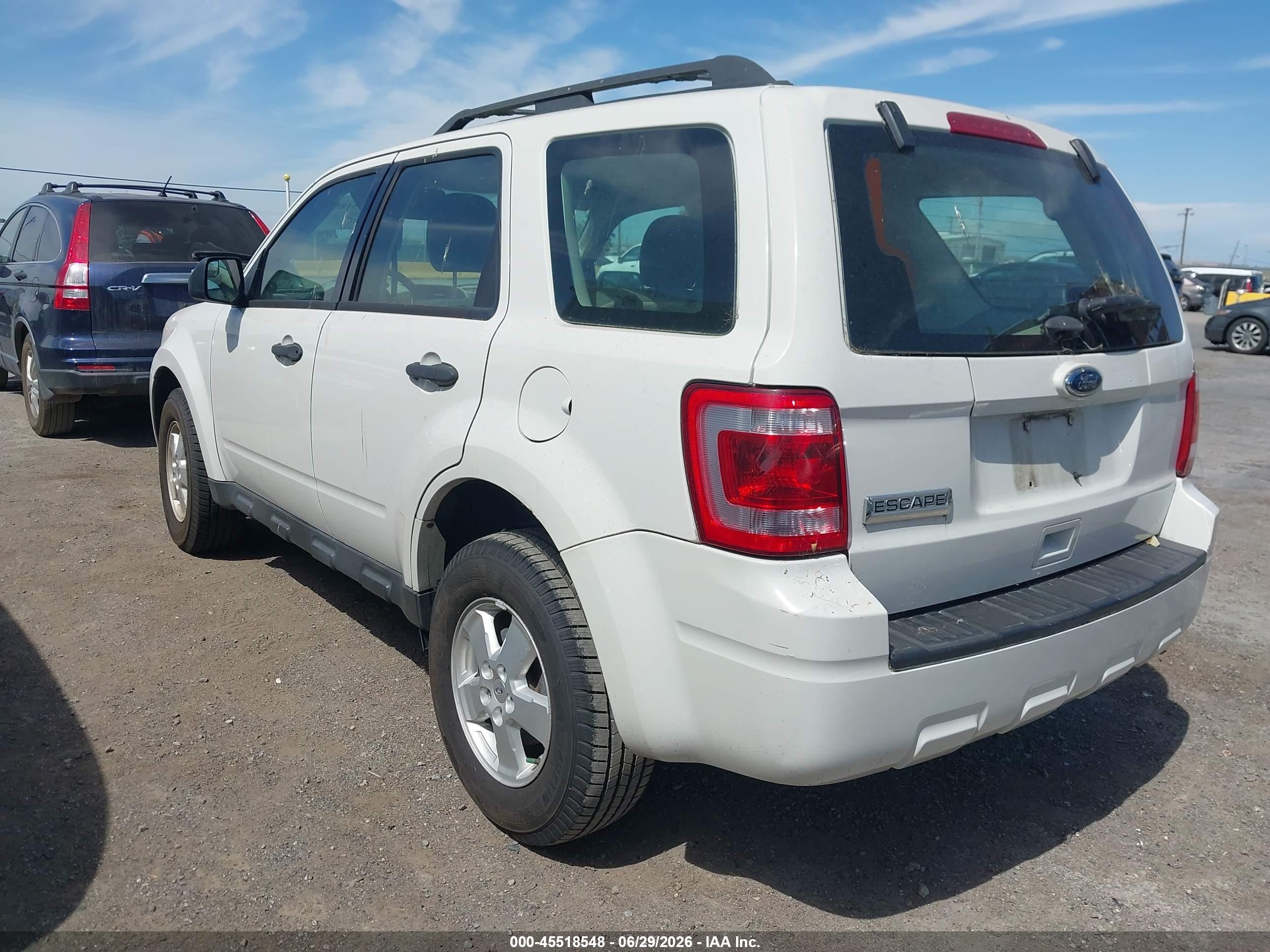 2012 Ford Escape Xls White vin: 1FMCU0C70CKB71023