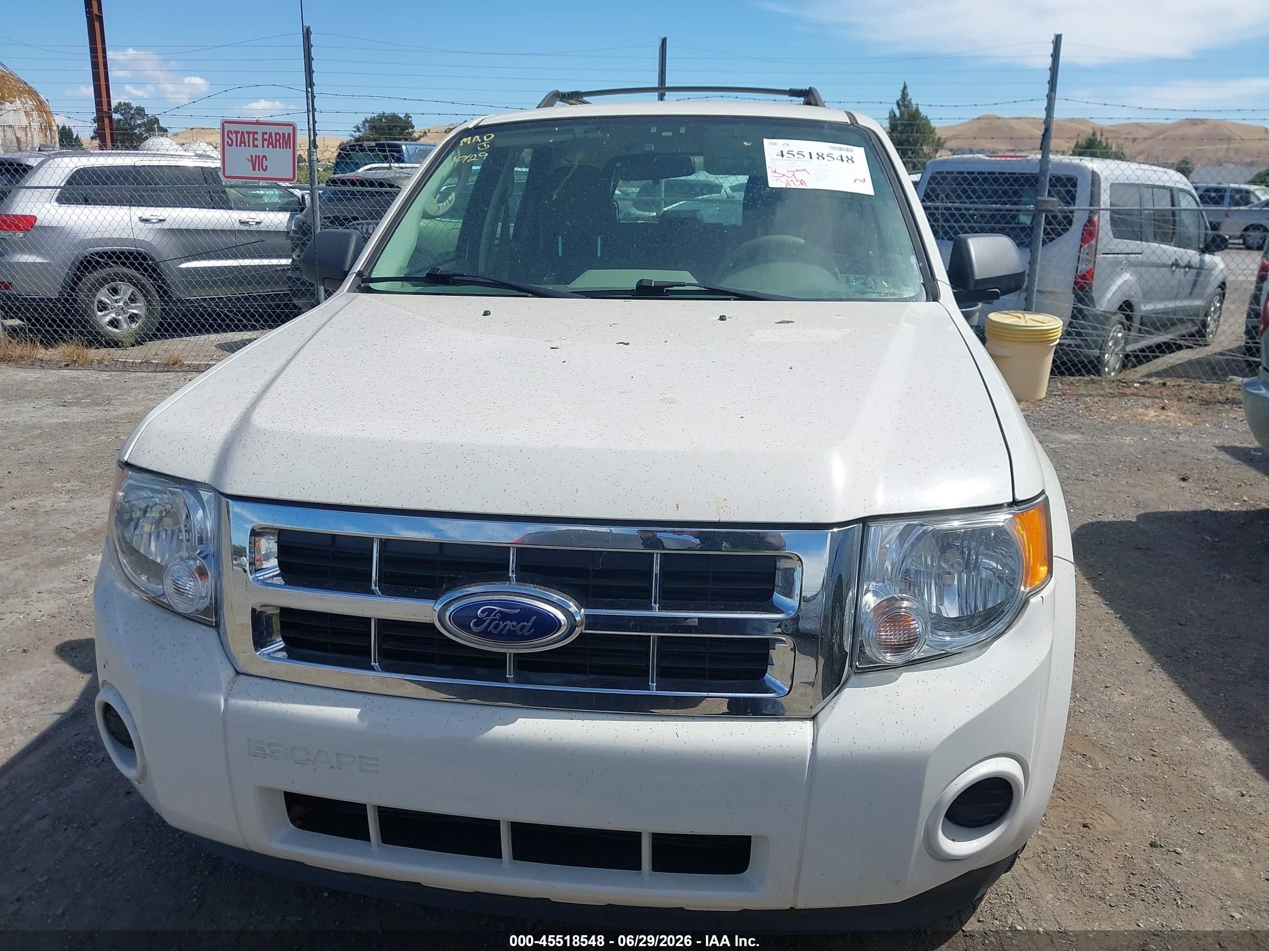 2012 Ford Escape Xls White vin: 1FMCU0C70CKB71023