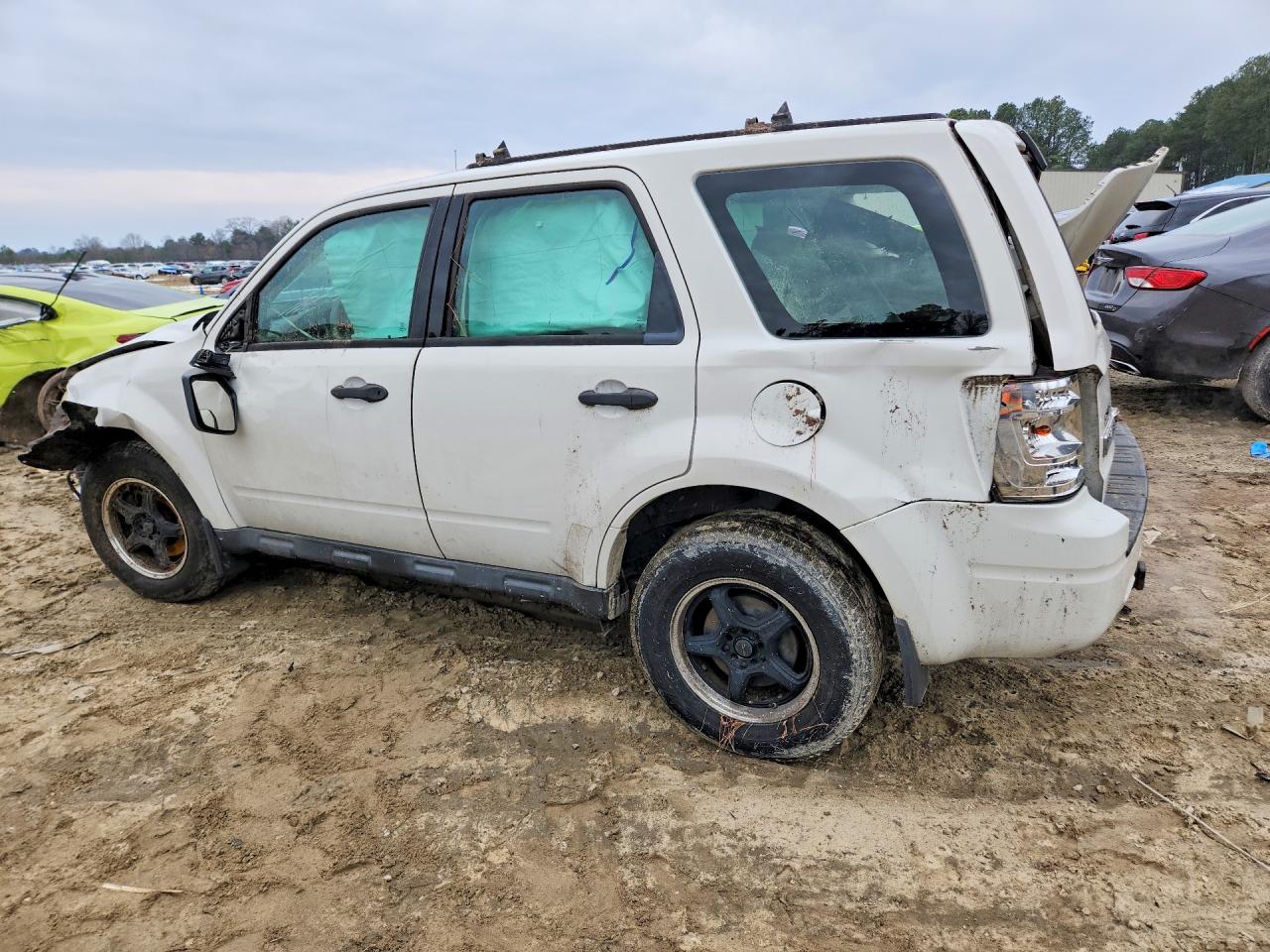 2012 Ford Escape Xls White vin: 1FMCU0C70CKC36016
