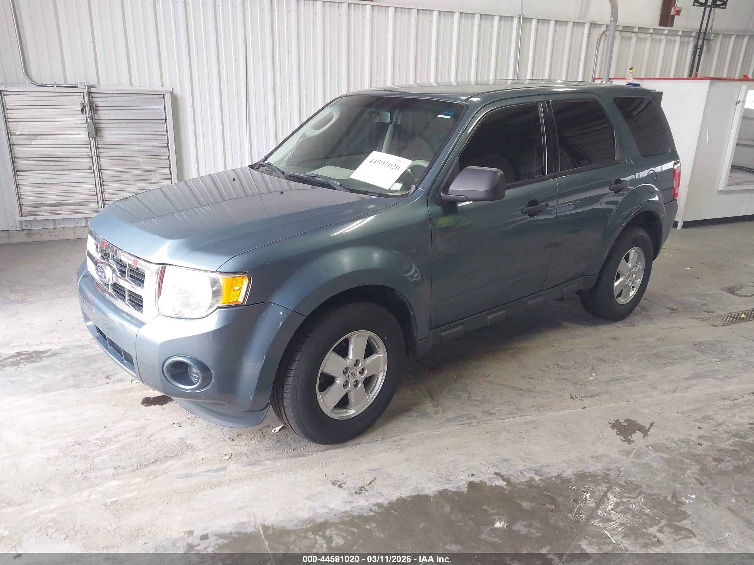 2011 Ford Escape Xls Blue vin: 1FMCU0C71BKA74704