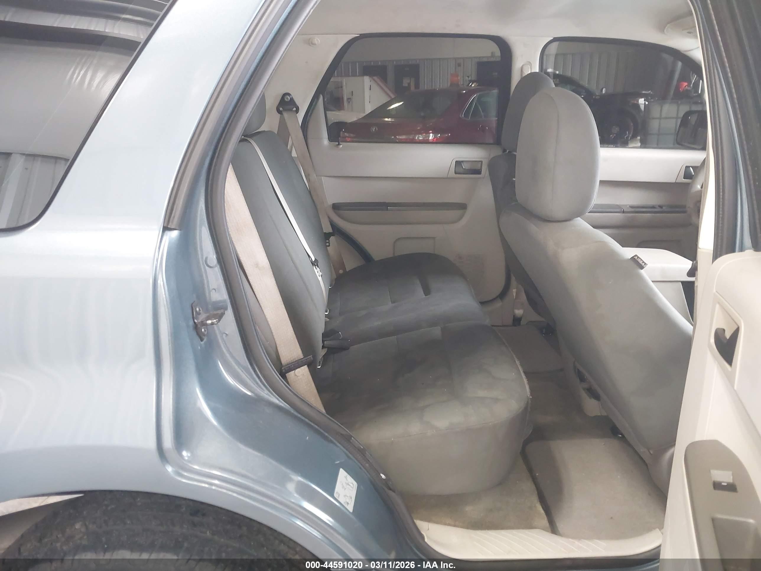 2011 Ford Escape Xls Blue vin: 1FMCU0C71BKA74704