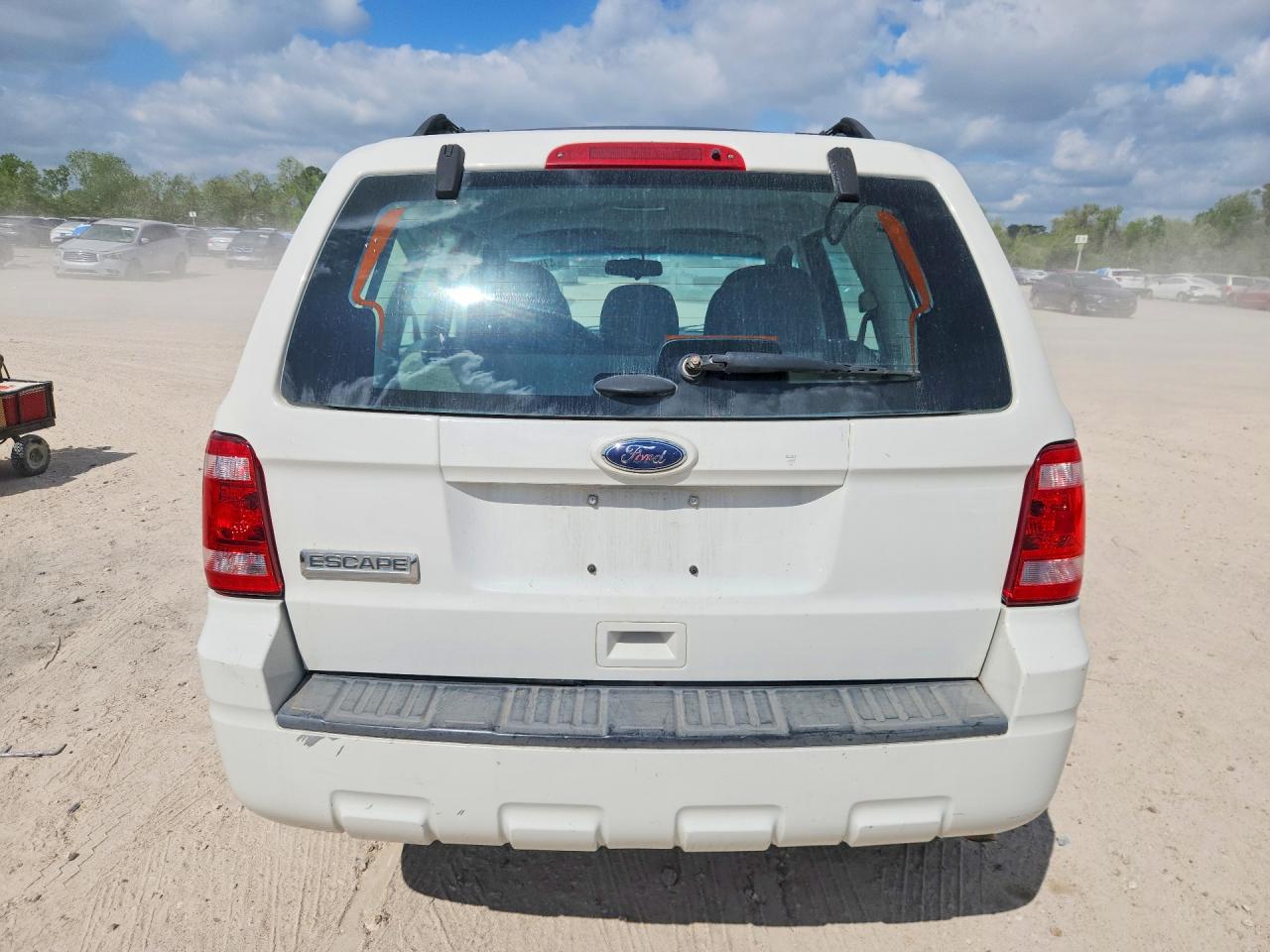 2012 Ford Escape Xls White vin: 1FMCU0C71CKB30660