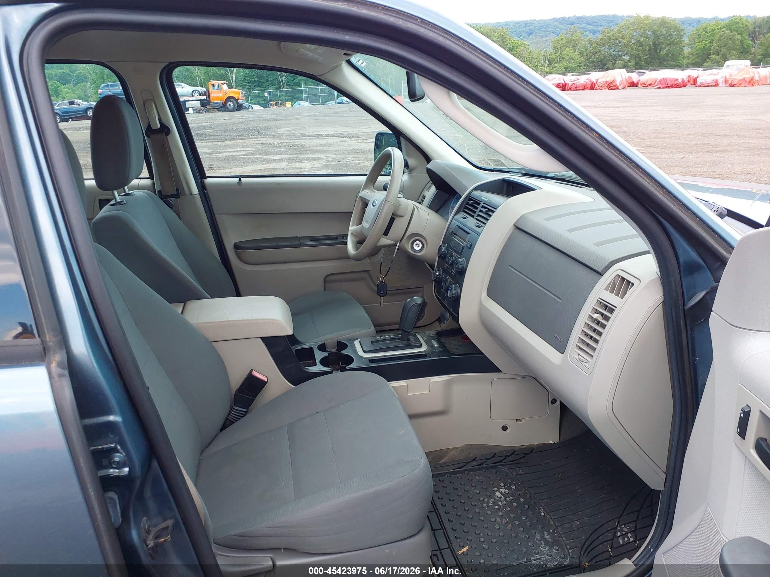 2012 Ford Escape Xls Blue vin: 1FMCU0C71CKB61584