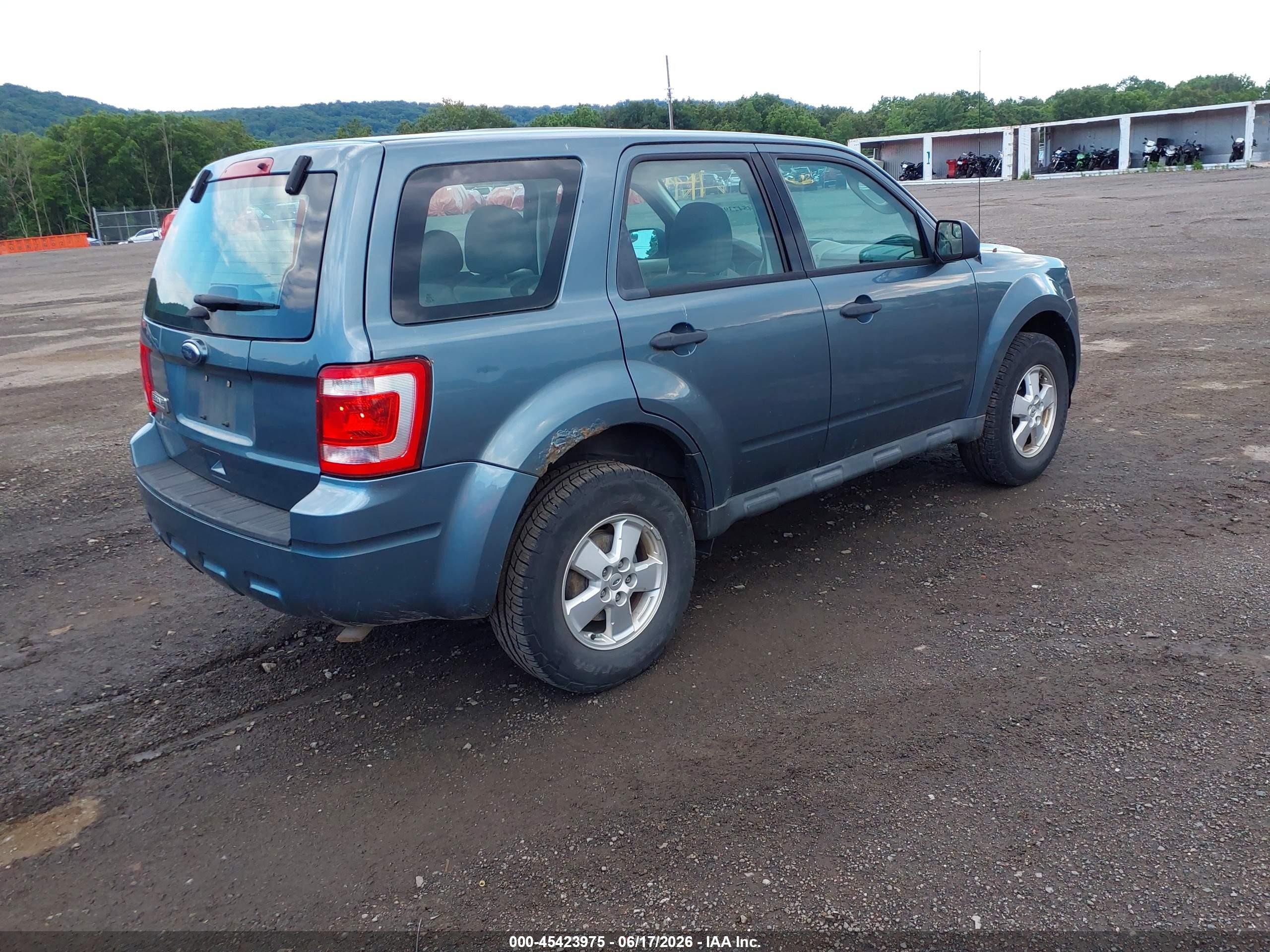 2012 Ford Escape Xls Blue vin: 1FMCU0C71CKB61584