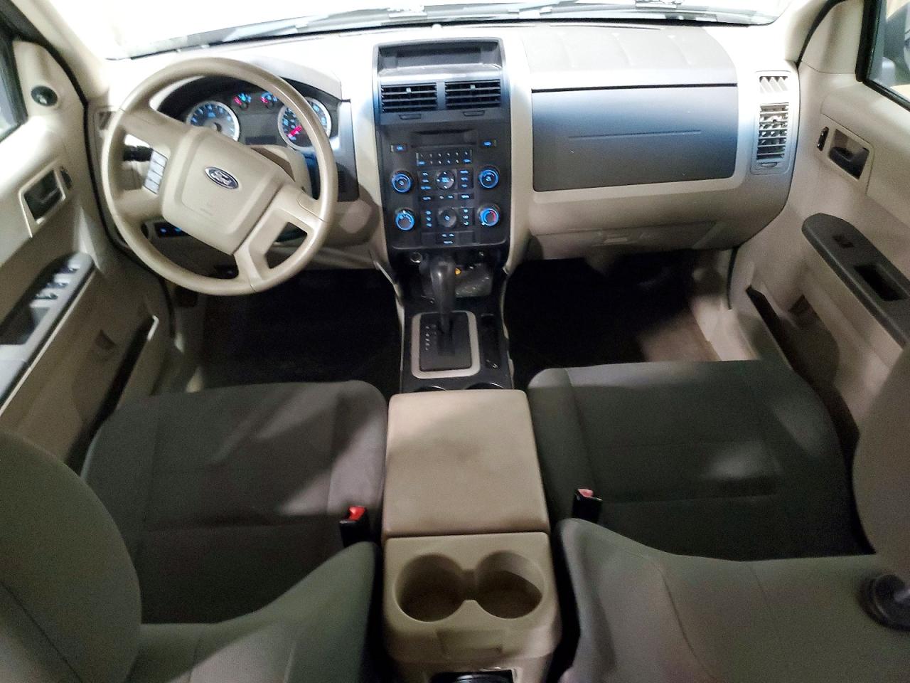 2012 Ford Escape Xls Серебряный vin: 1FMCU0C71CKC37868