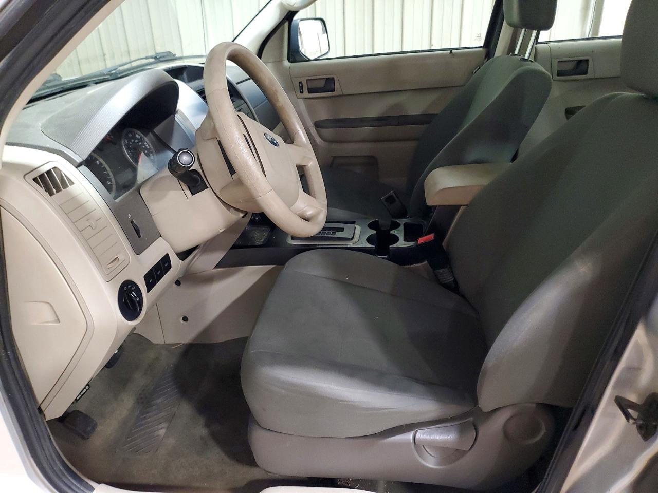 2012 Ford Escape Xls Серебряный vin: 1FMCU0C71CKC37868