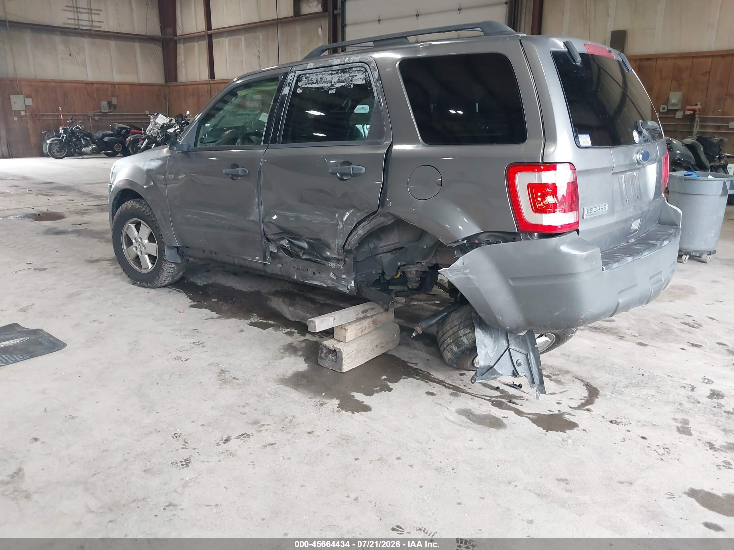 2010 Ford Escape Xls Gray vin: 1FMCU0C72AKB18711