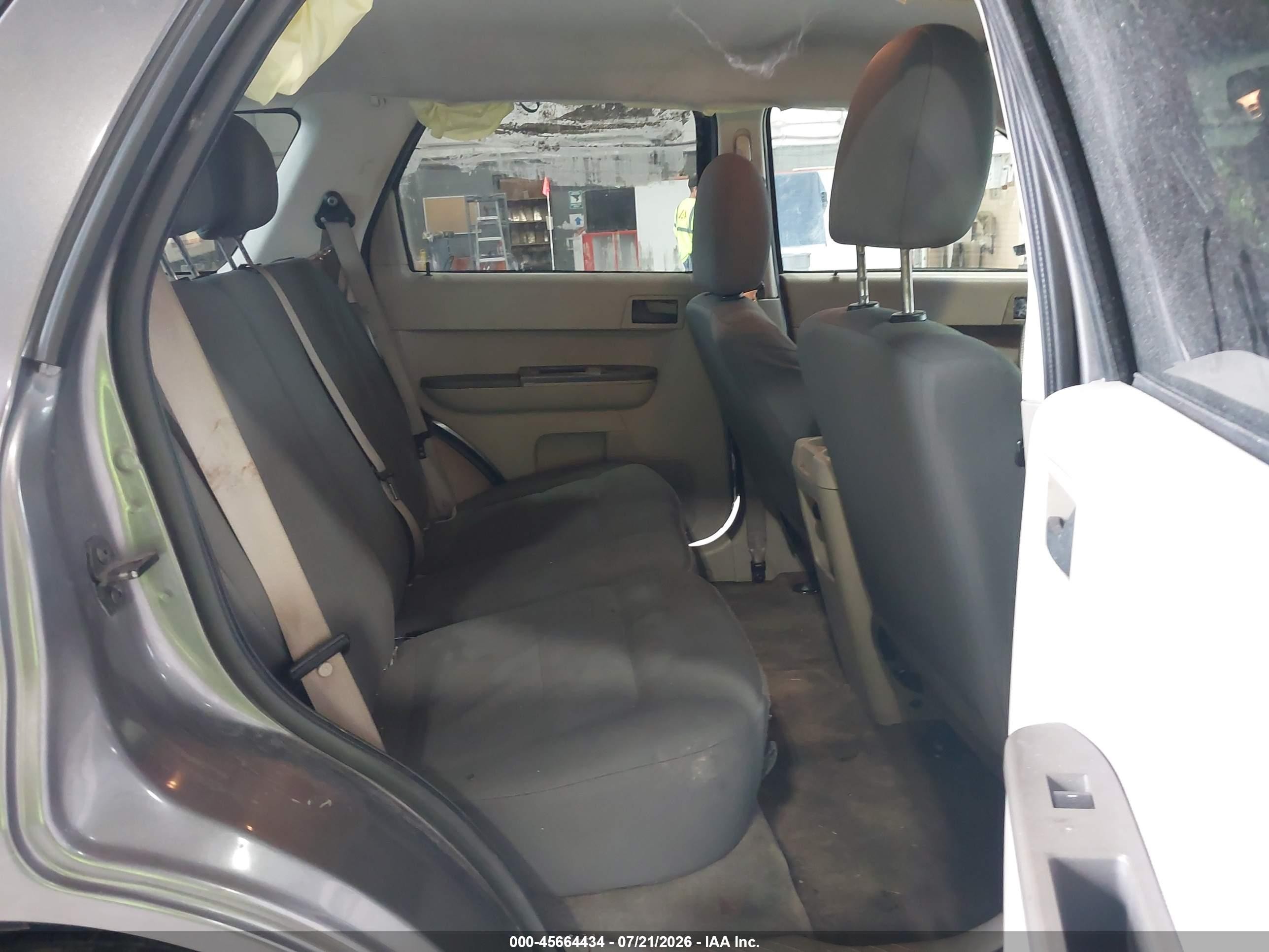 2010 Ford Escape Xls Gray vin: 1FMCU0C72AKB18711